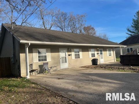 Multifamily For Sale - 1105 S Mechanic Street<br/> Marion, IL 62959