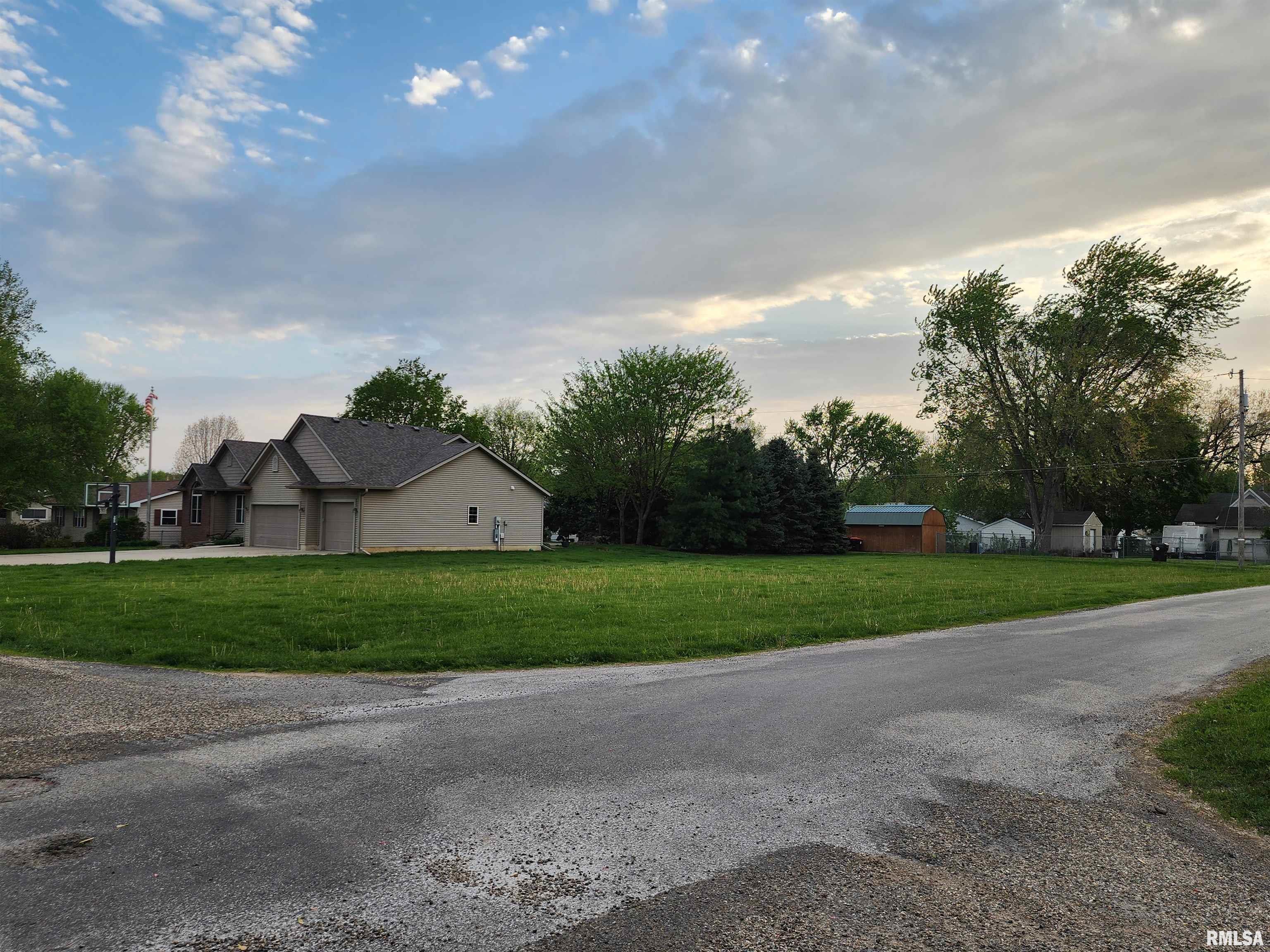 515 Oglesby Avenue, Lincoln, Illinois image 4