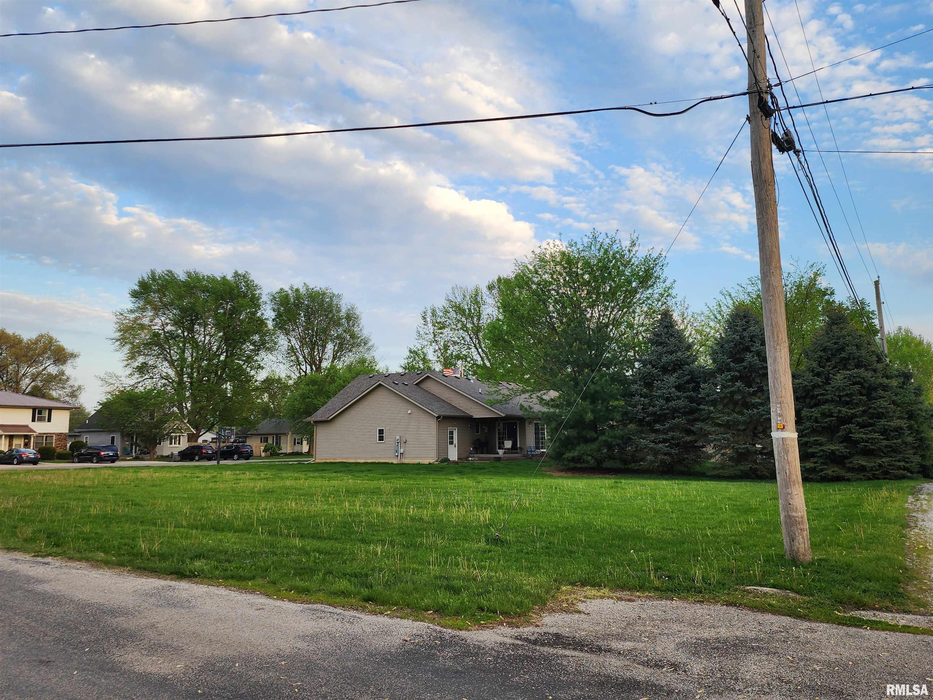 515 Oglesby Avenue, Lincoln, Illinois image 3