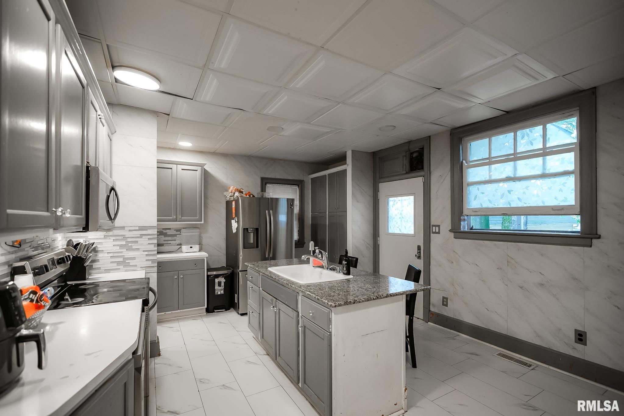 311 W Armstrong Avenue, Peoria, Illinois image 13