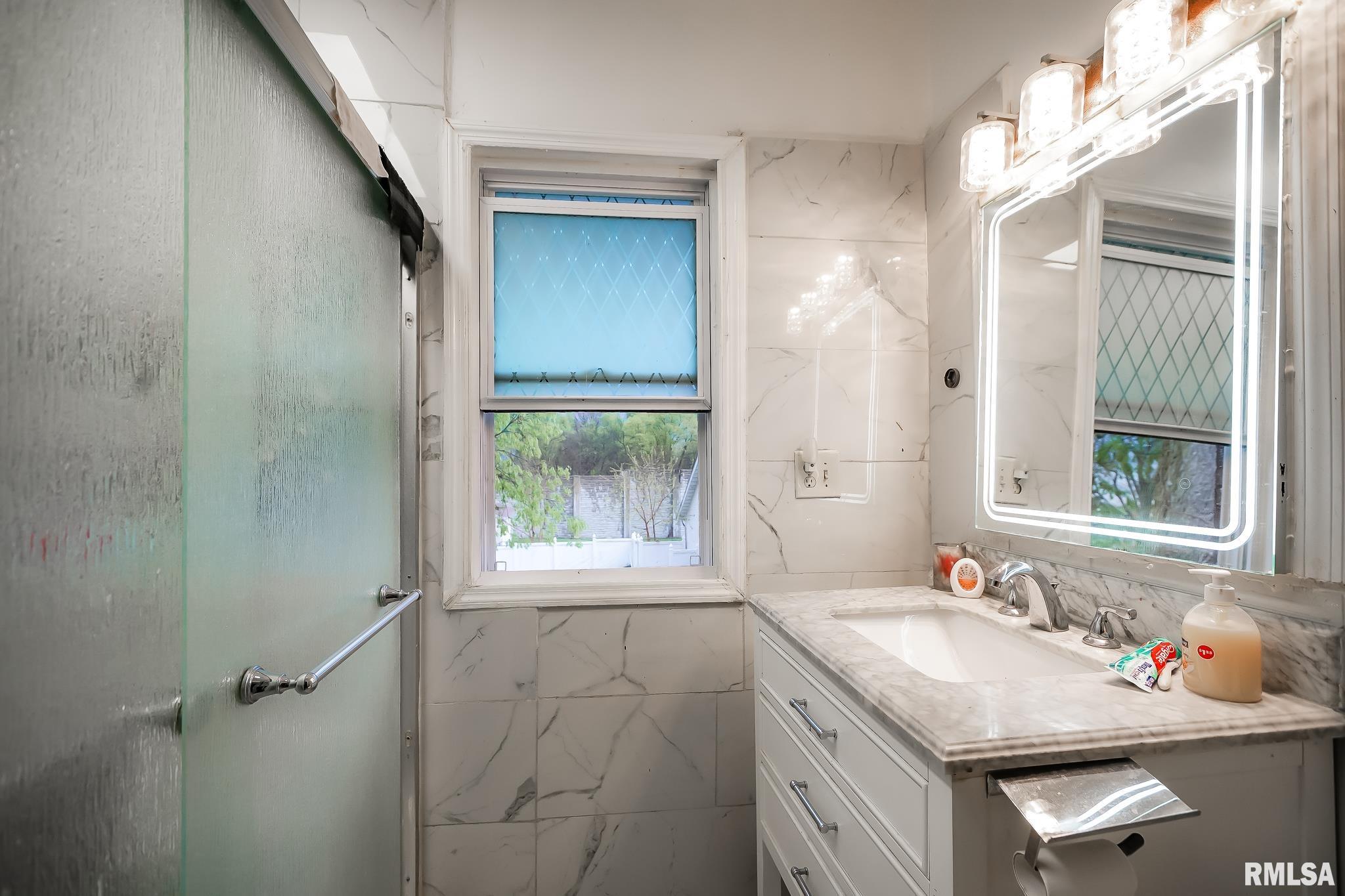 311 W Armstrong Avenue, Peoria, Illinois image 33