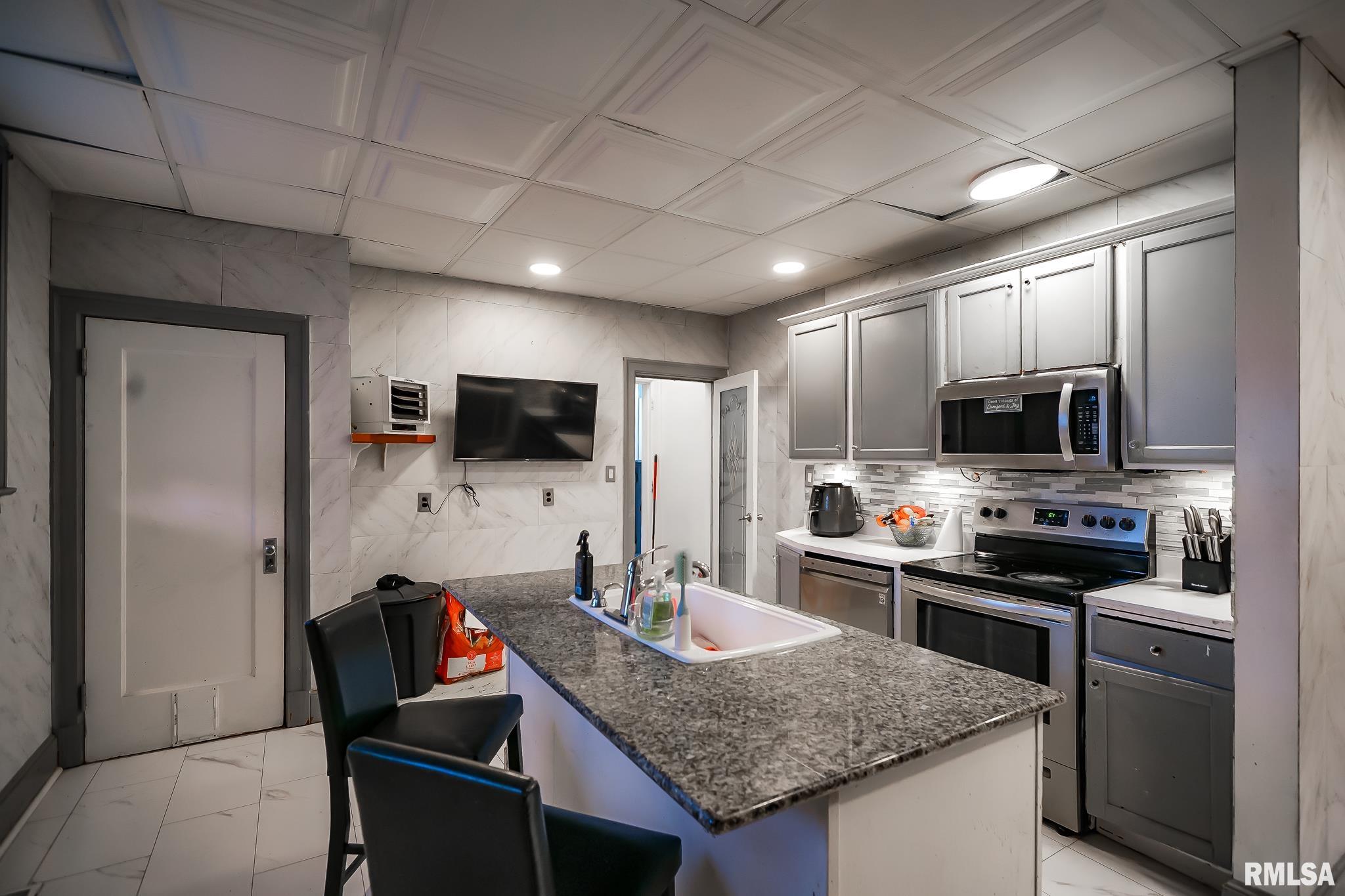 311 W Armstrong Avenue, Peoria, Illinois image 15