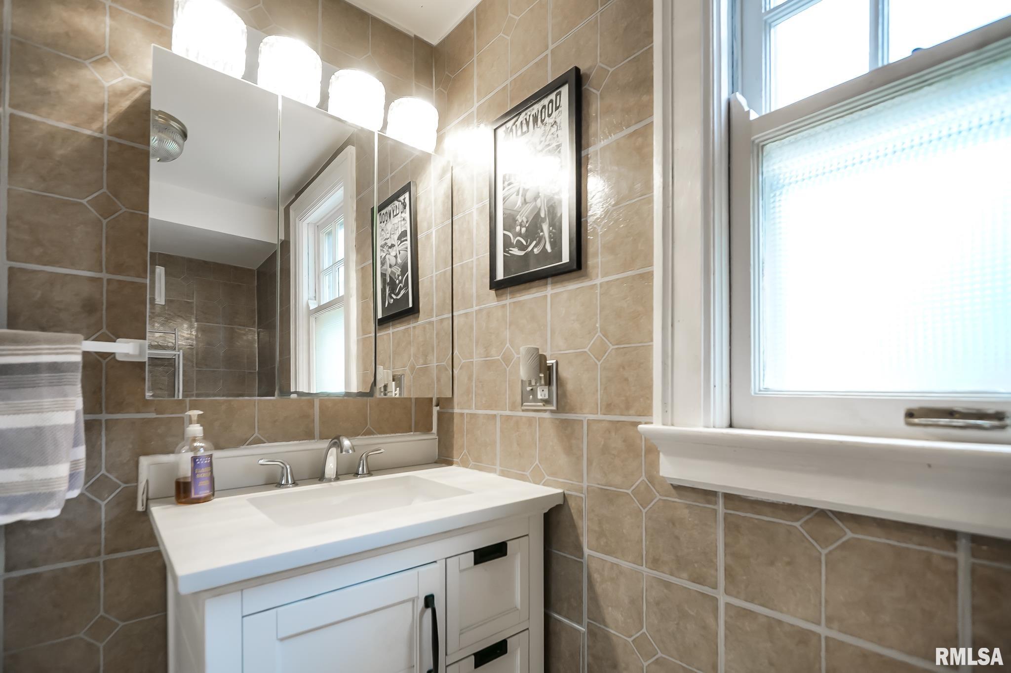 311 W Armstrong Avenue, Peoria, Illinois image 34