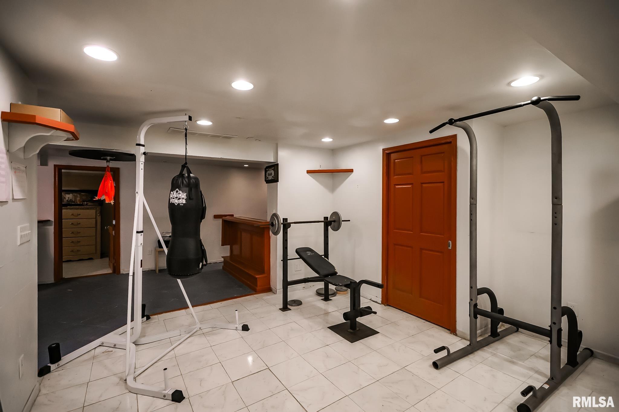 311 W Armstrong Avenue, Peoria, Illinois image 38