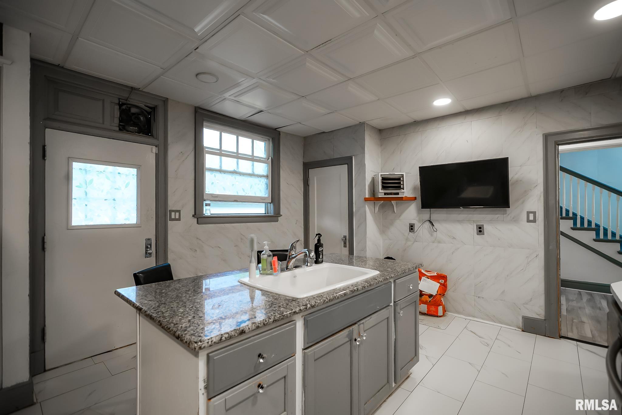 311 W Armstrong Avenue, Peoria, Illinois image 16