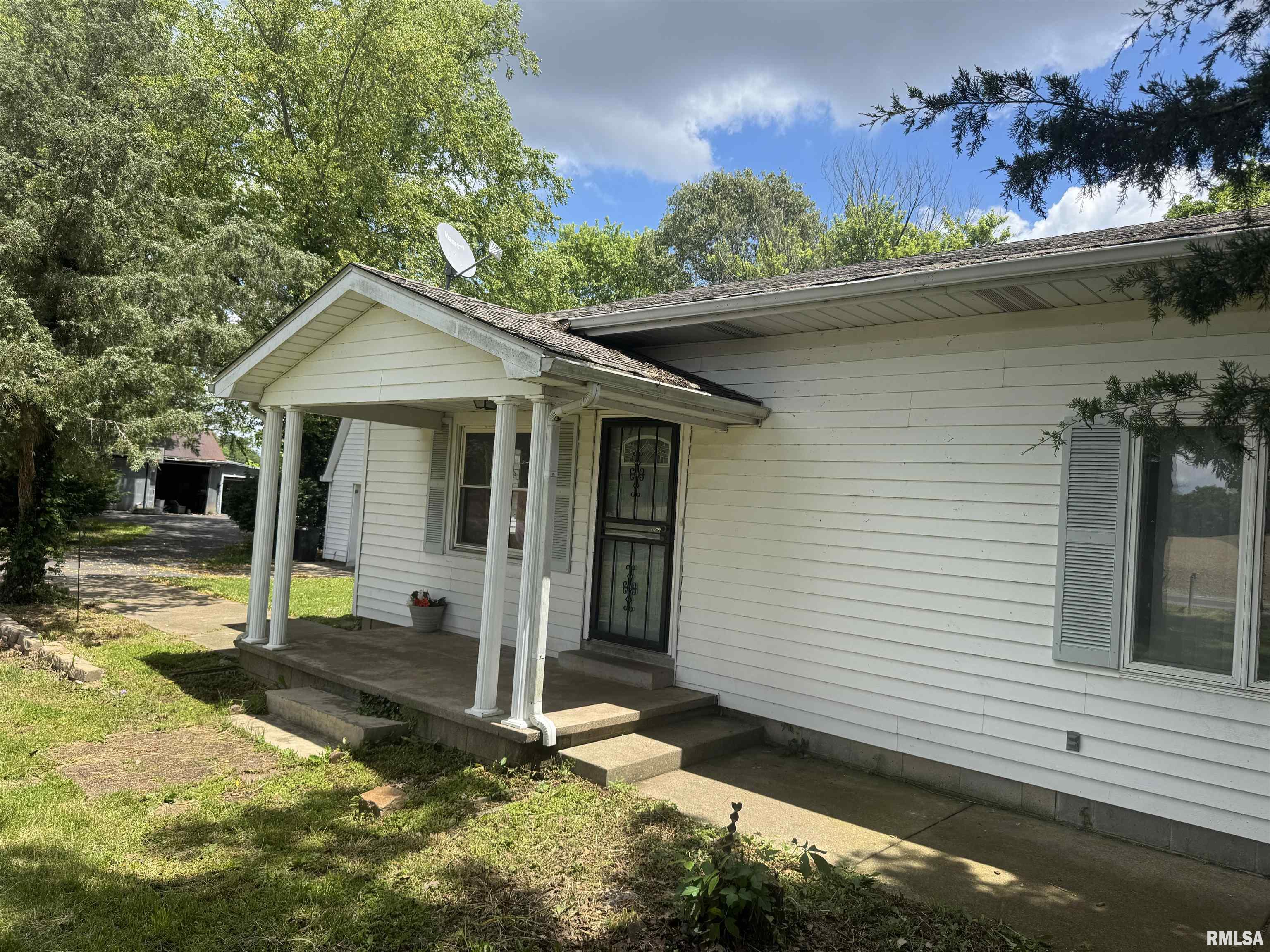 10122 Lincoln Road, Benton, Illinois image 4