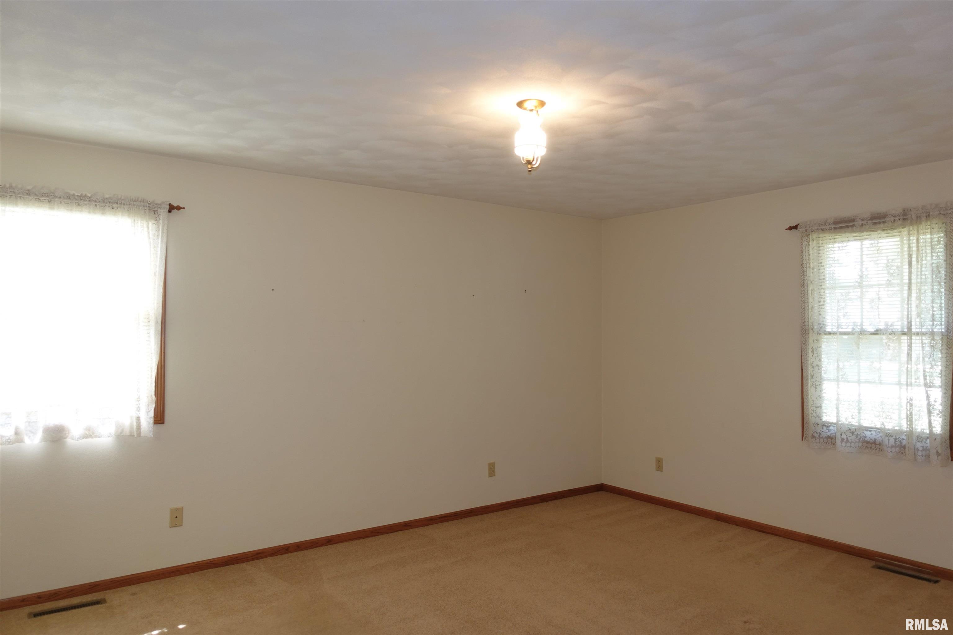 2691 Montague Drive, Galesburg, Illinois image 19