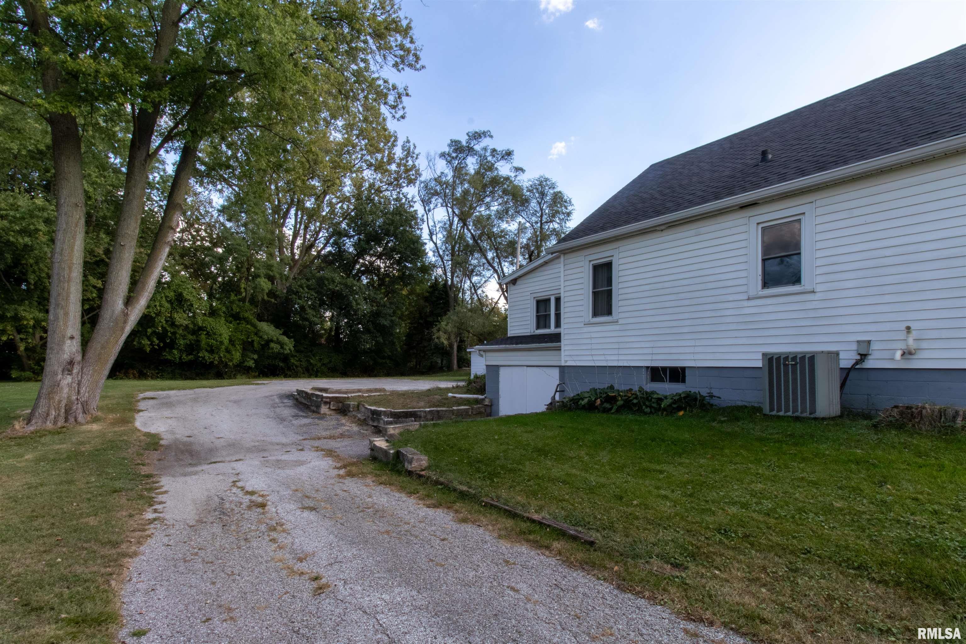 635 1st Street, Silvis, Illinois image 24