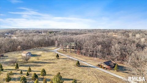 Homes For Sale - 13500 Hickory Road<br/> Athens, IL 62613