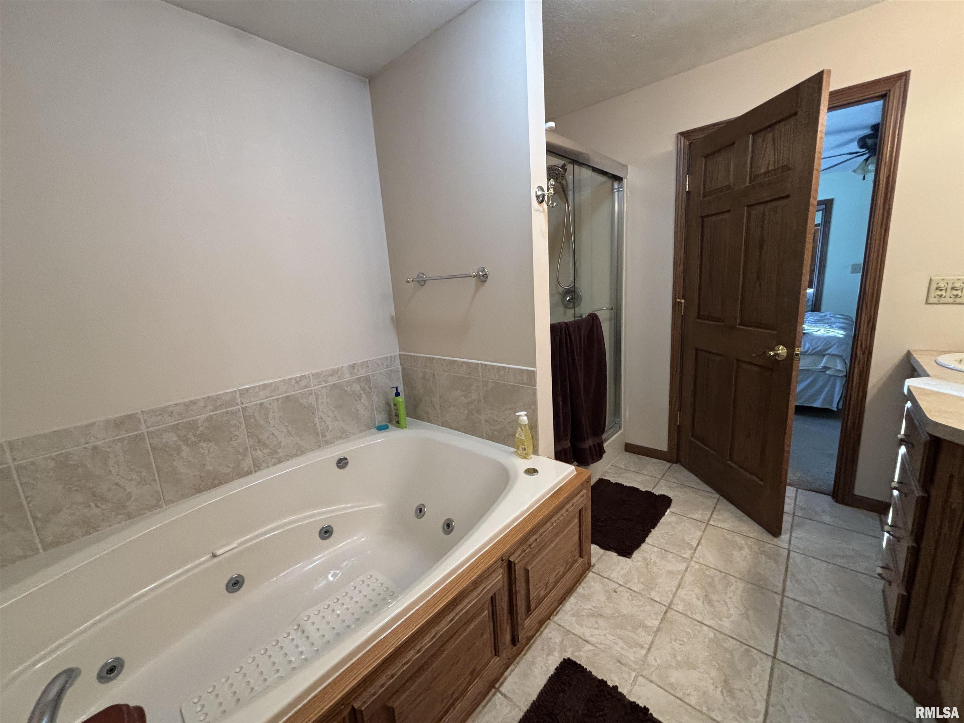8956 Strawberry Lane, Dawson, Illinois image 29