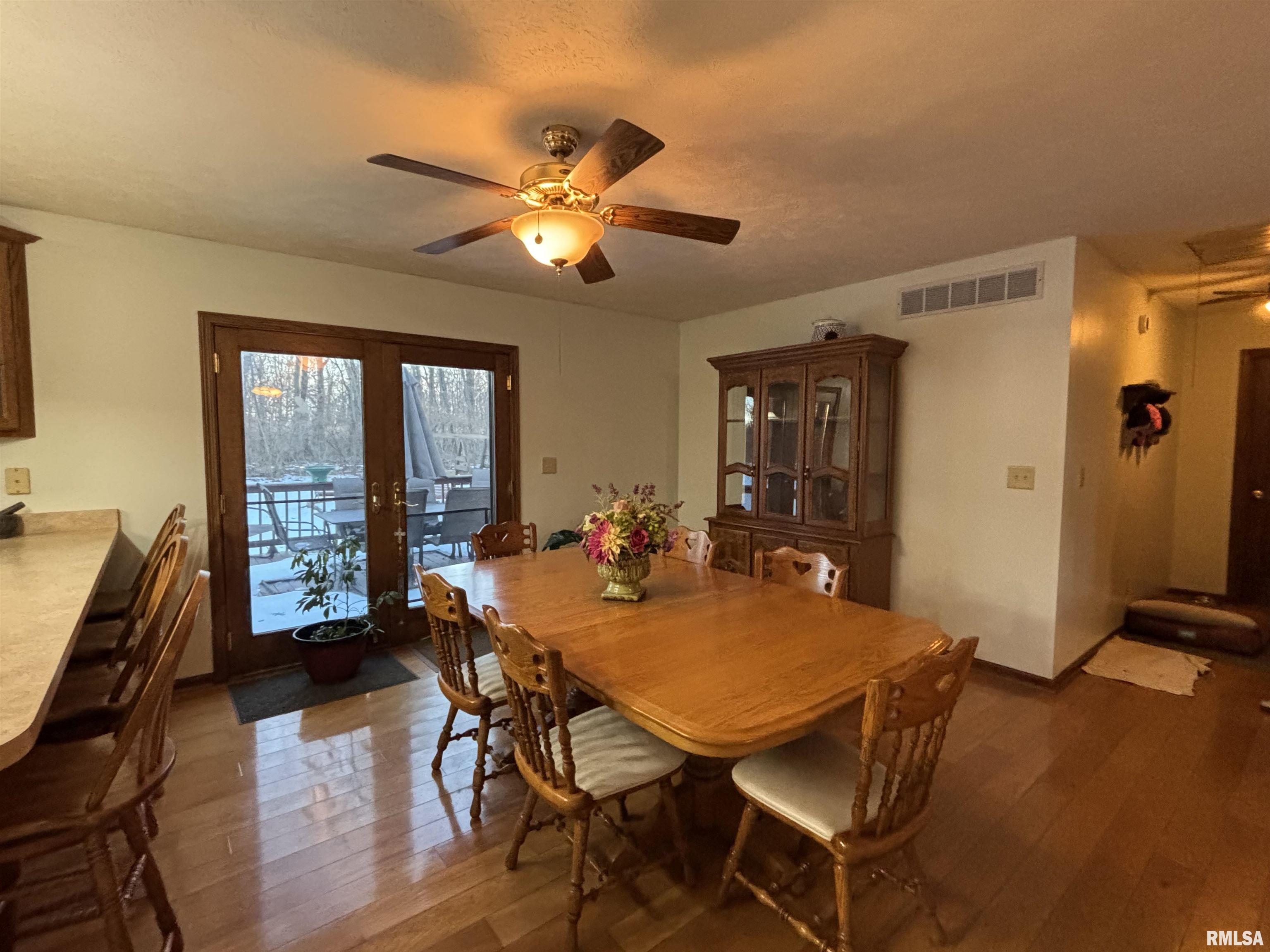 8956 Strawberry Lane, Dawson, Illinois image 20