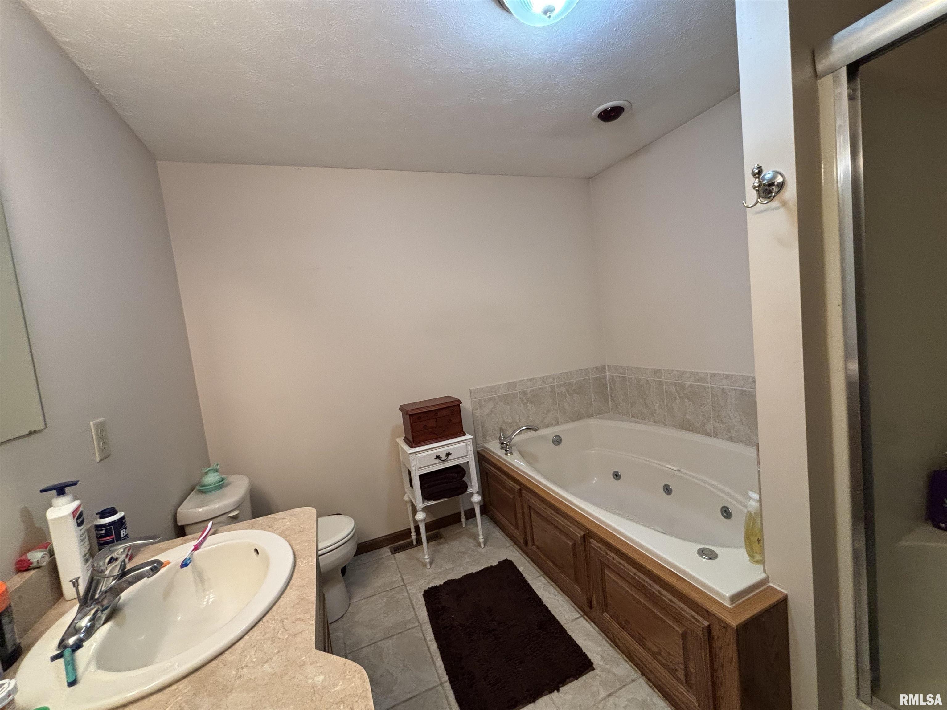 8956 Strawberry Lane, Dawson, Illinois image 28