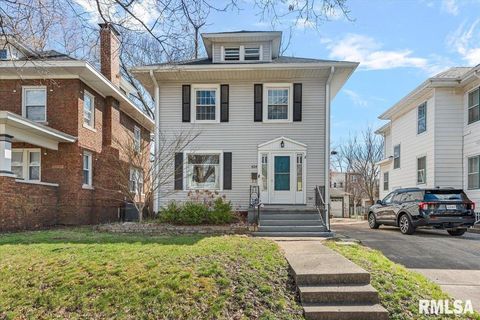 Homes For Sale - 624 W Vine Street<br/> Sangamon County, Springfield, IL 62704