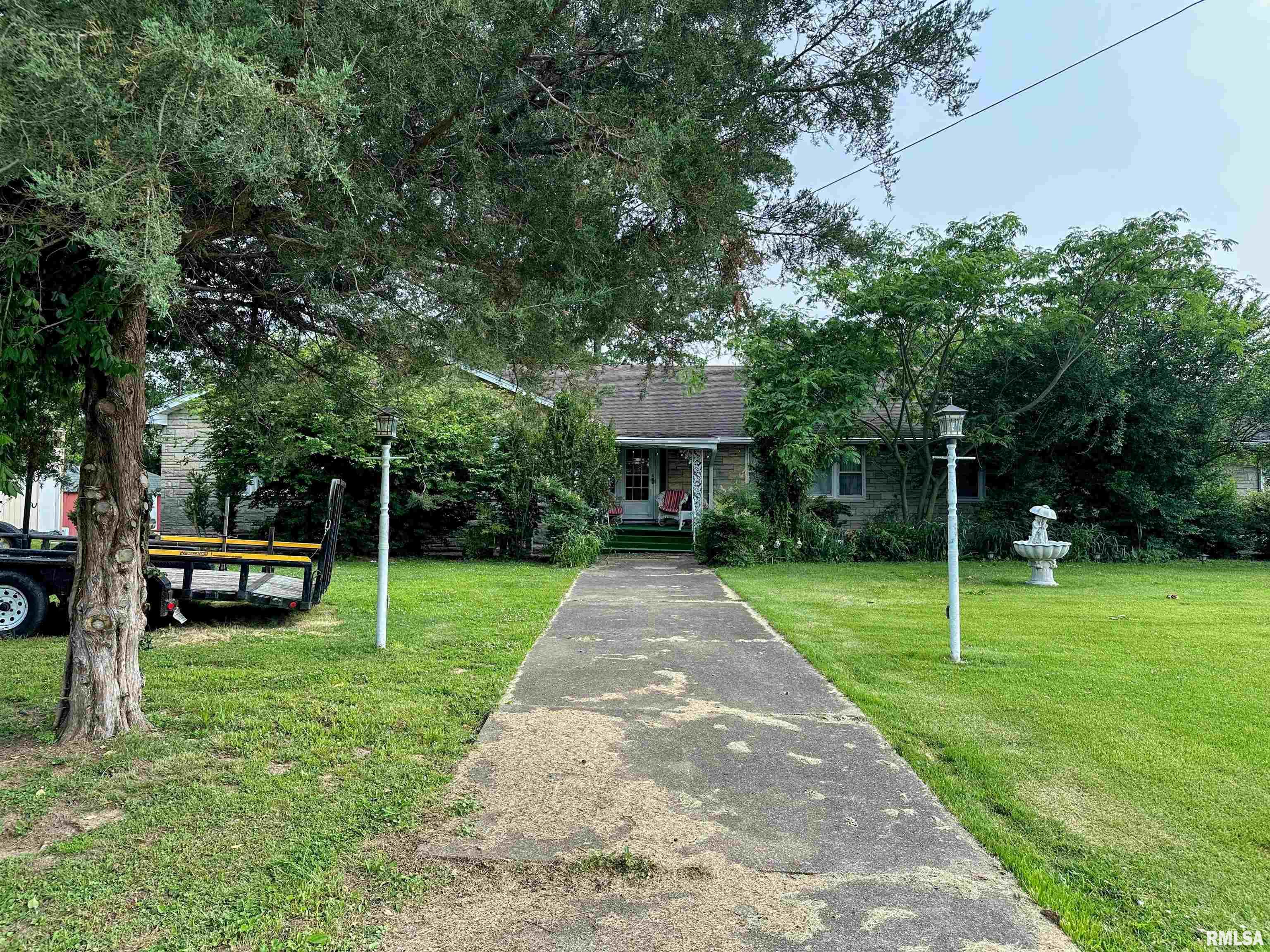 1011 W Goodall Street, Marion, Illinois image 1