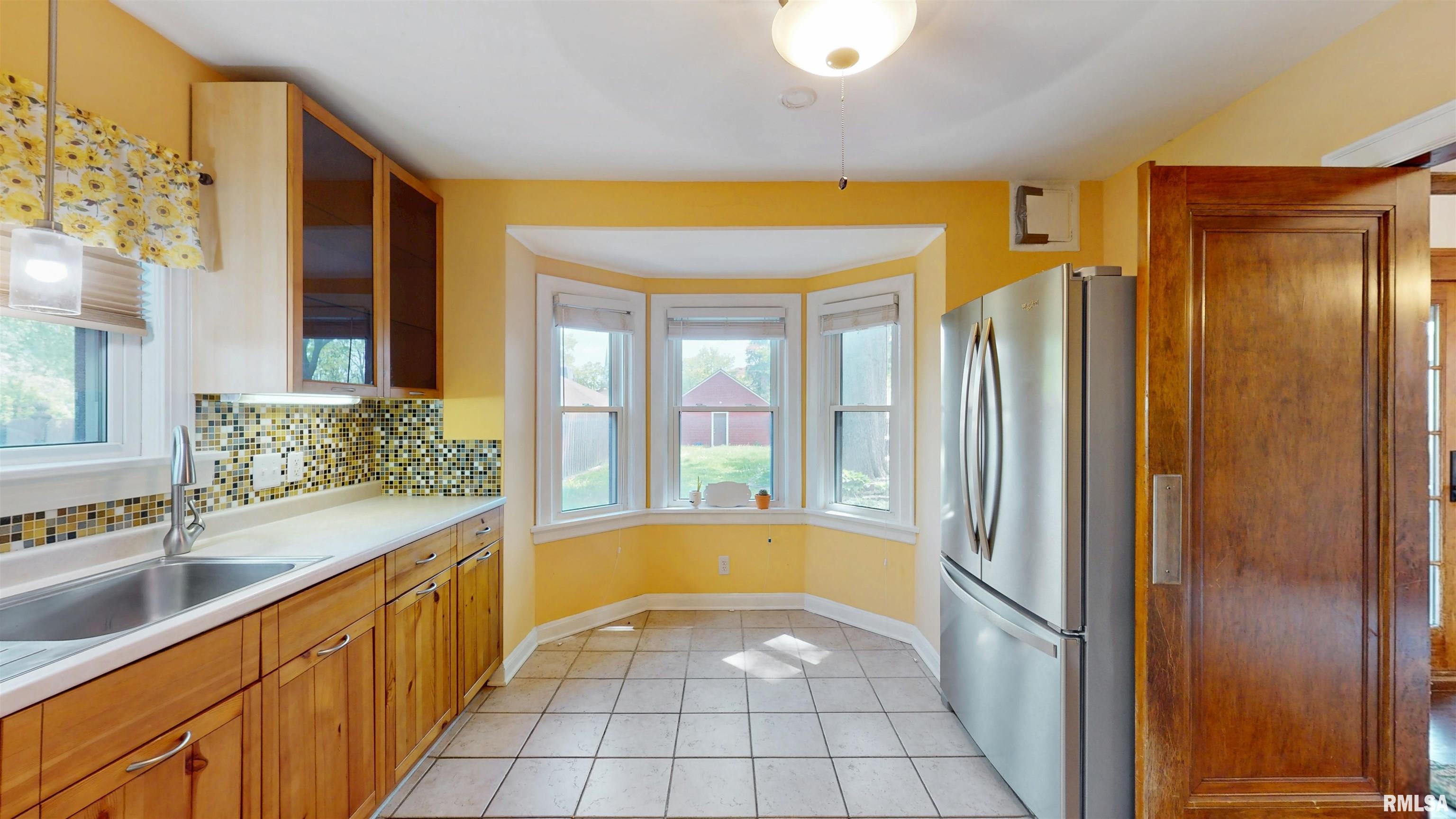 2117 Harrison Street, Davenport, Iowa image 10