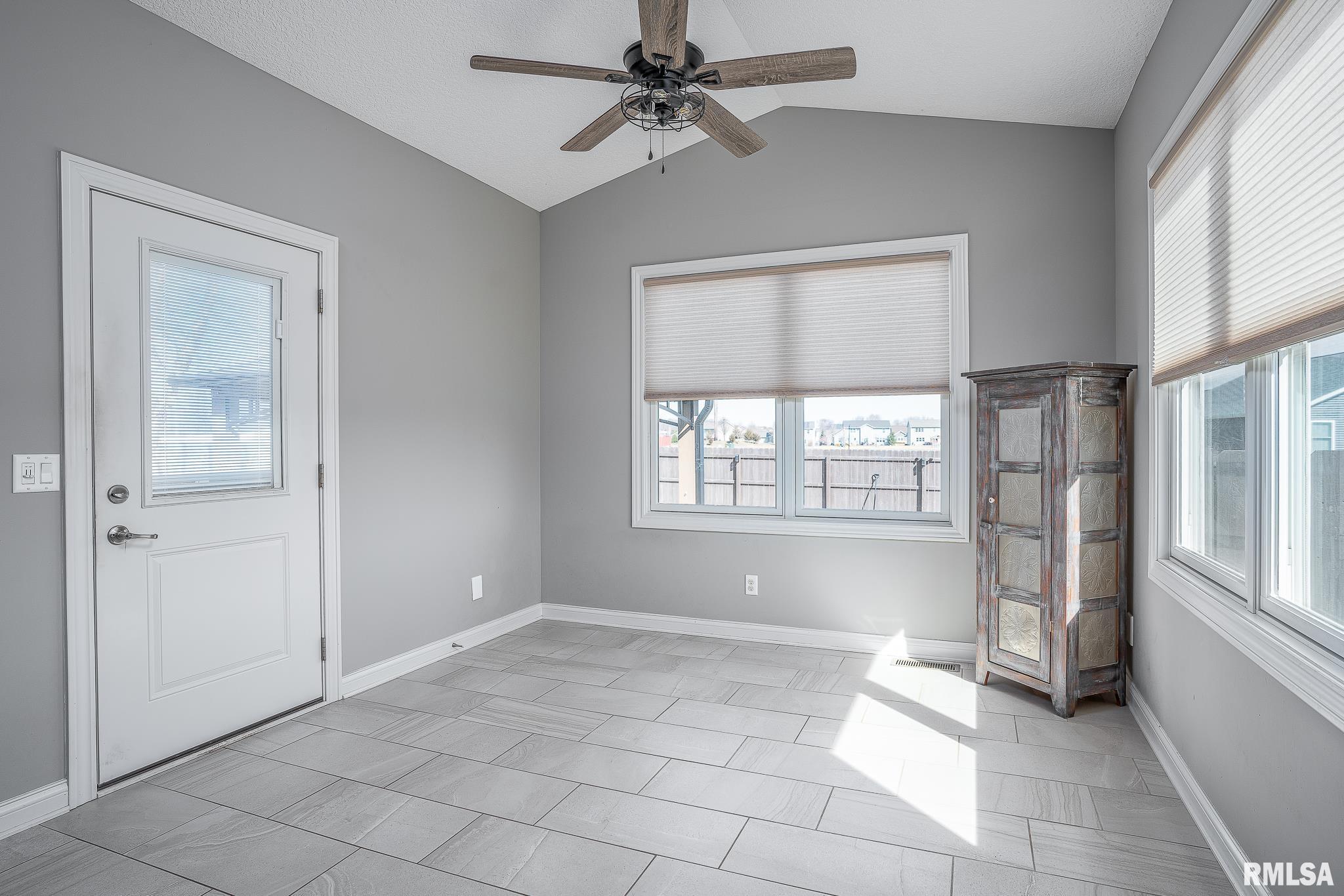 1716 E 58th Street, Davenport, Iowa image 8