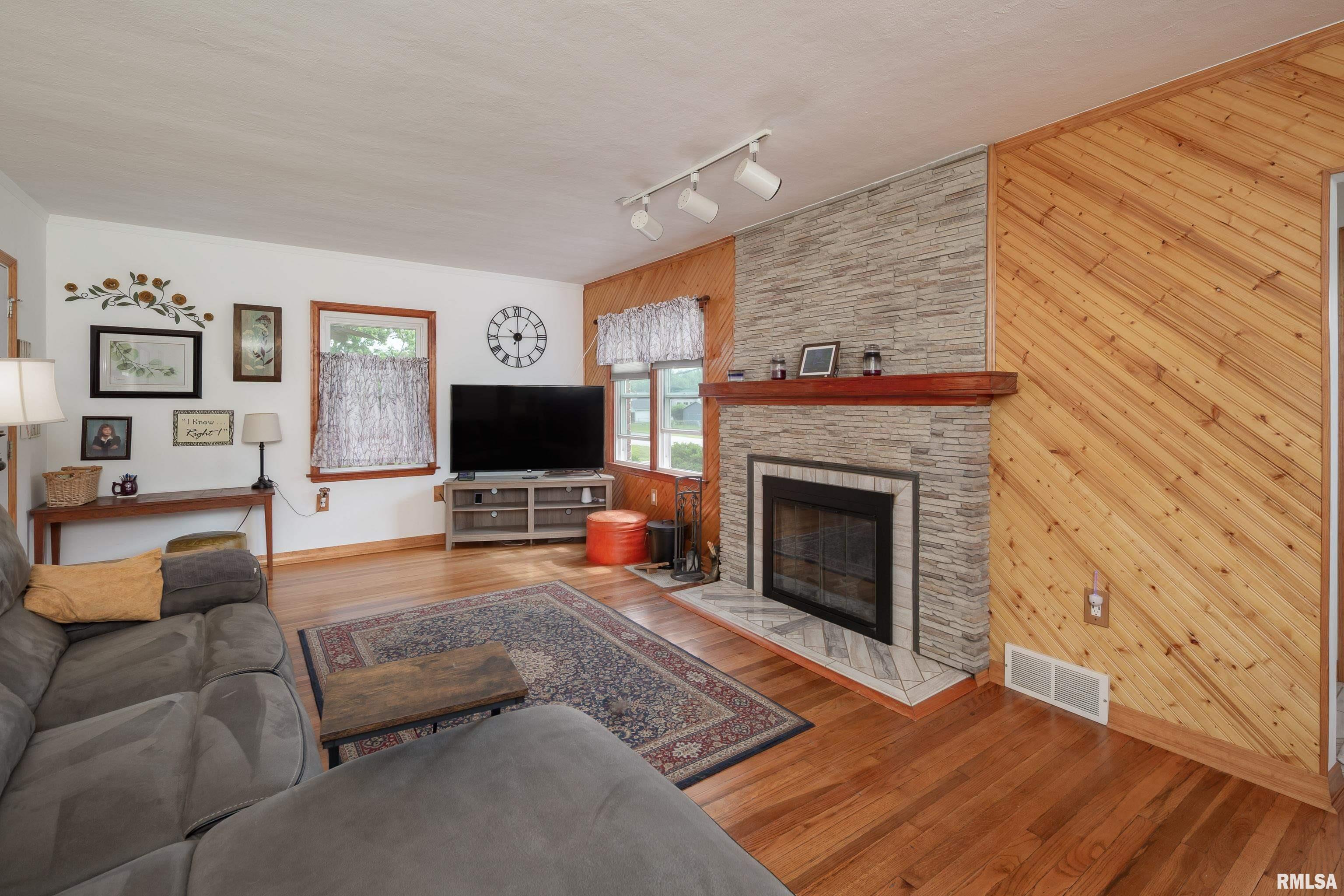 5003 48th Street, Moline, Illinois image 13