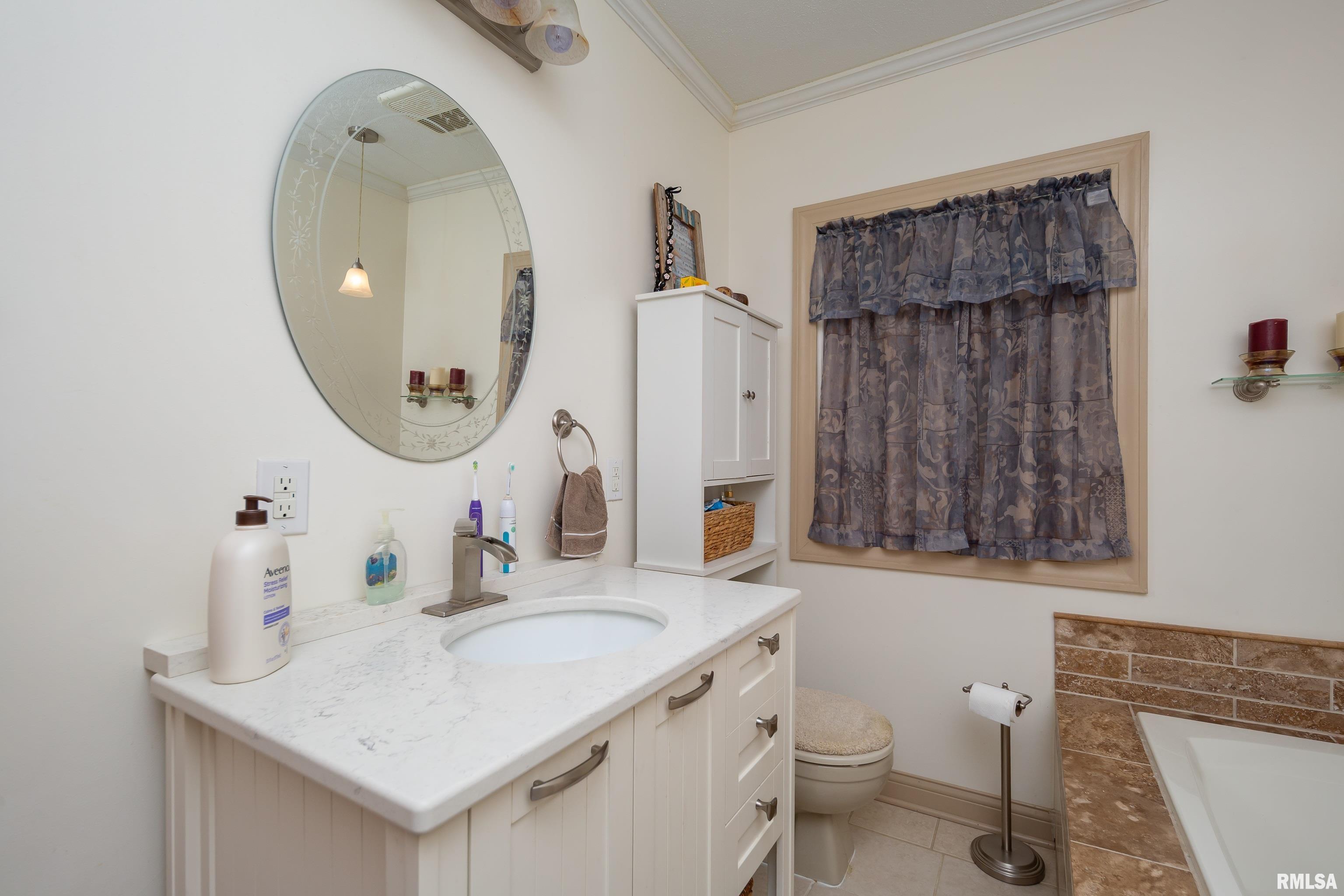 5003 48th Street, Moline, Illinois image 30