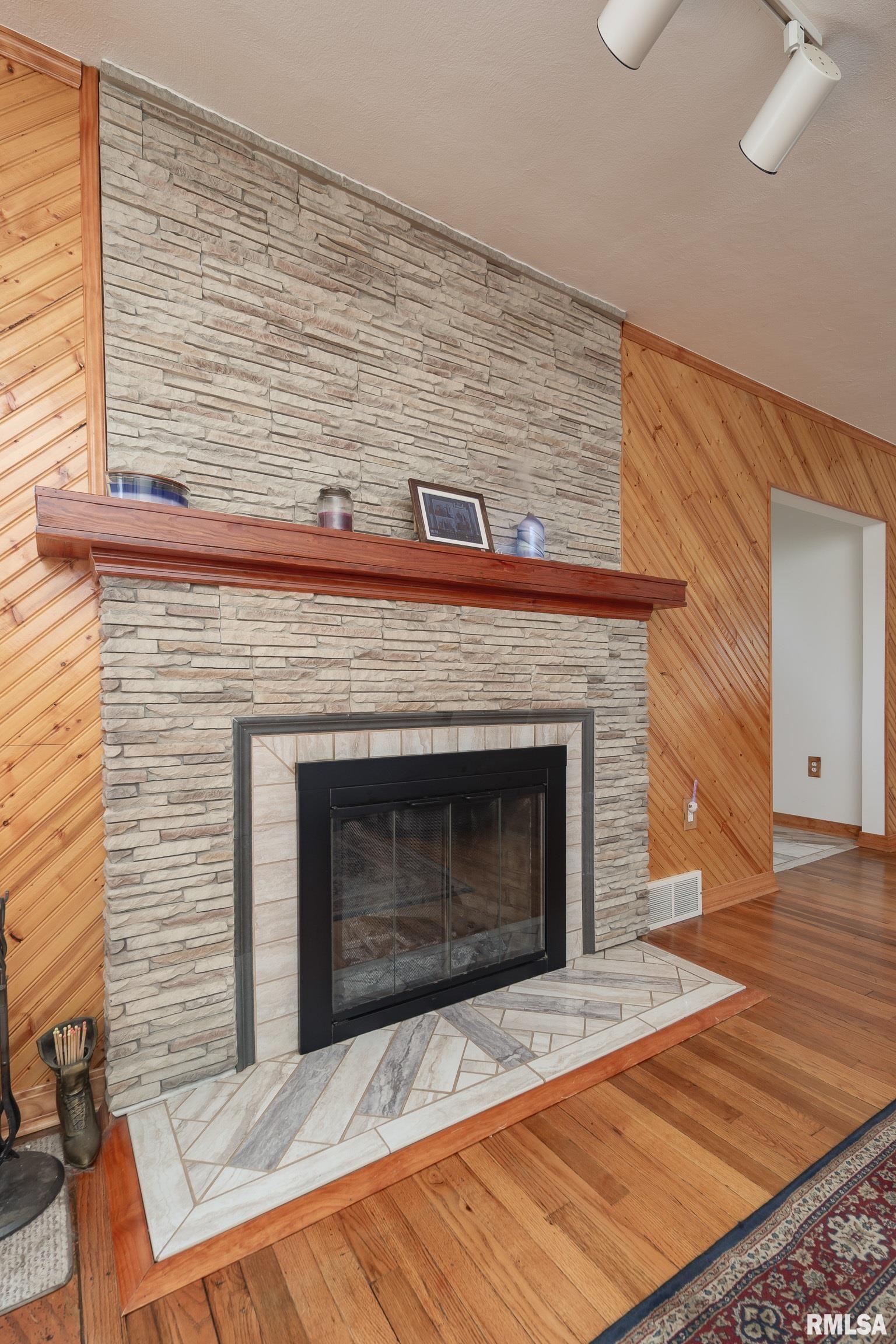 5003 48th Street, Moline, Illinois image 14