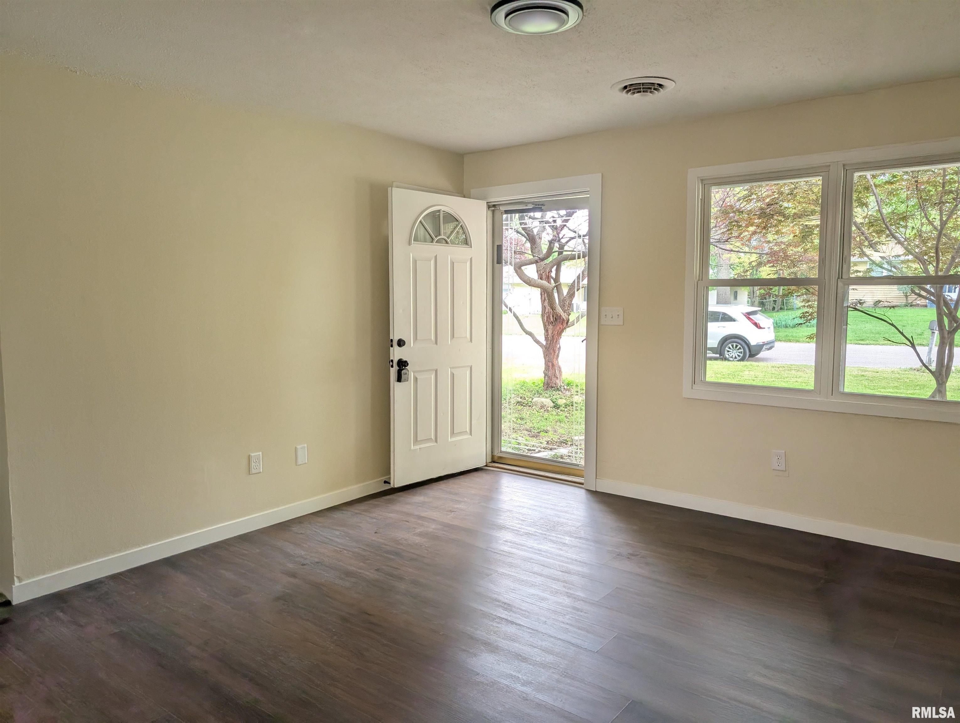 205 James Parkway, Washington, Illinois image 5