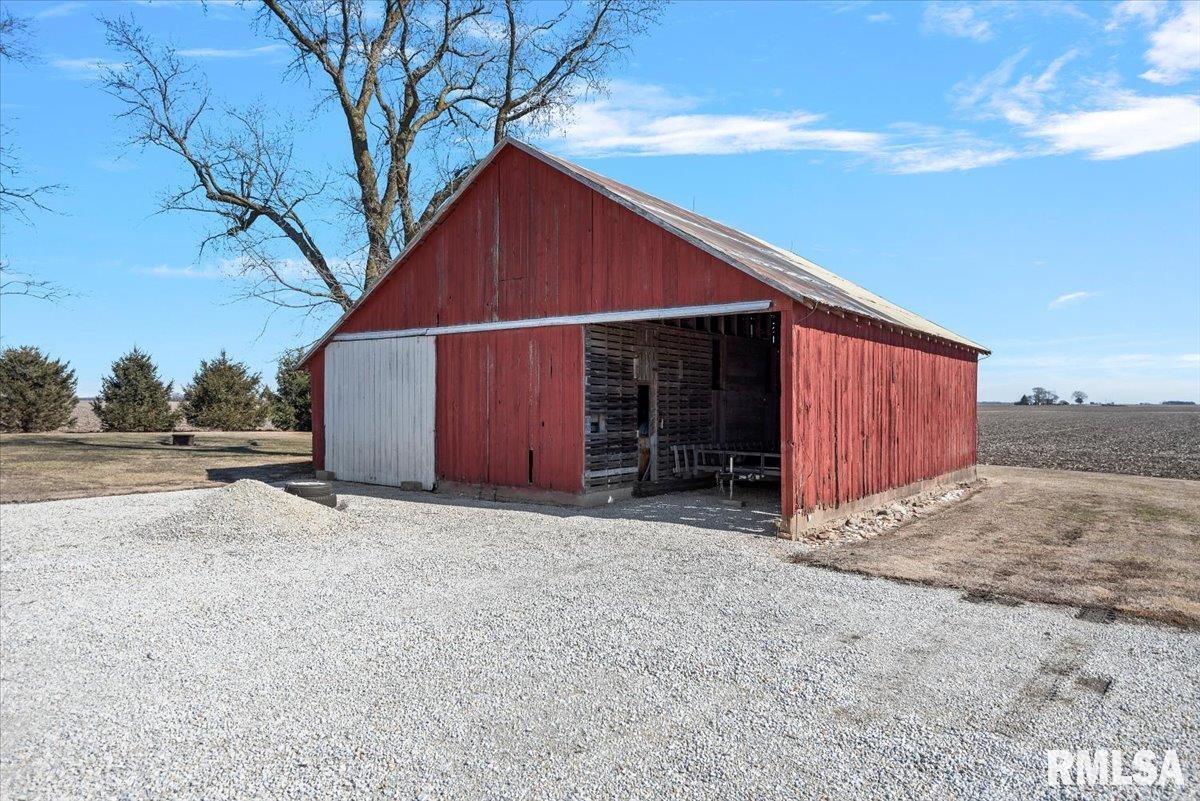410 N 1600 E Road, Pana, Illinois image 37