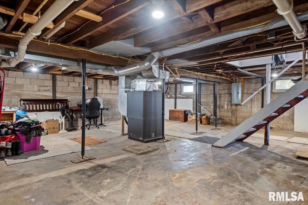 410 N 1600 E Road, Pana, Illinois image 29