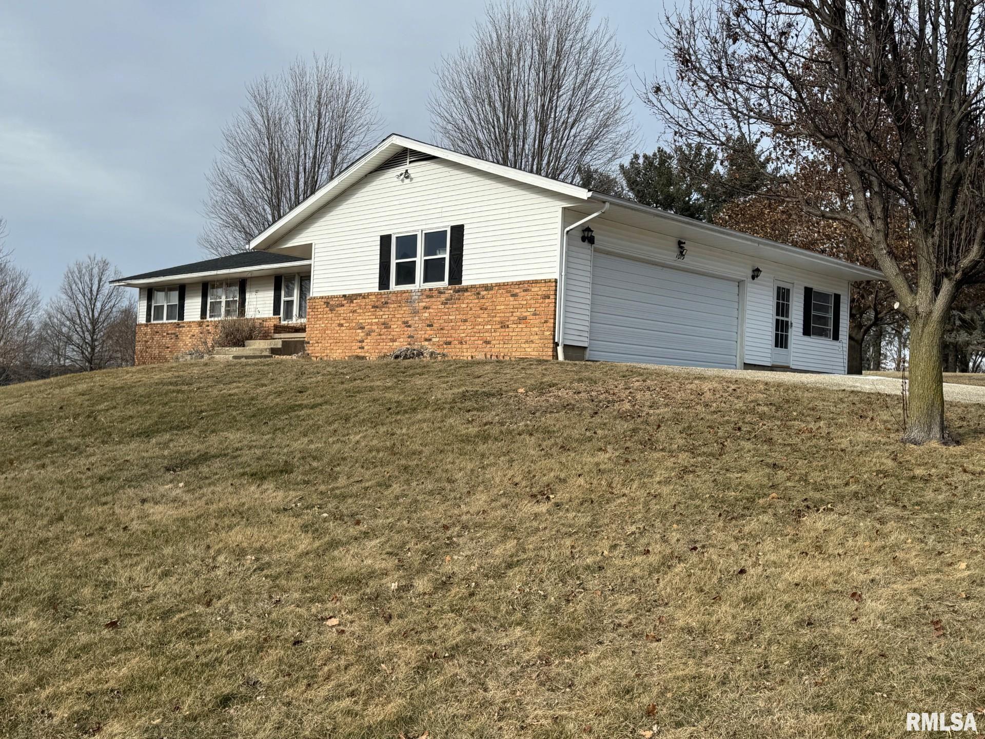 1019 Tonti Road, Toulon, Illinois image 3
