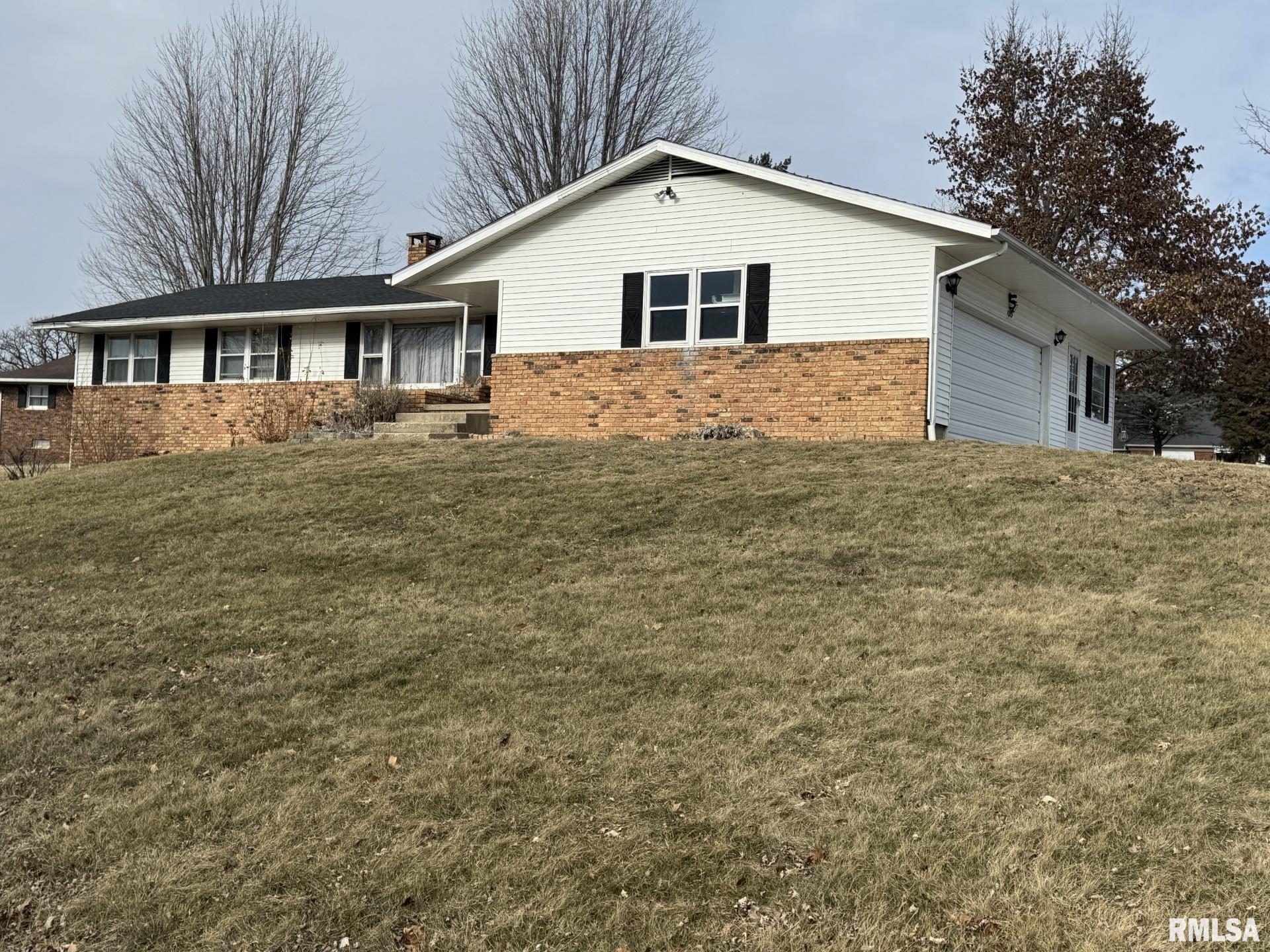 1019 Tonti Road, Toulon, Illinois image 1