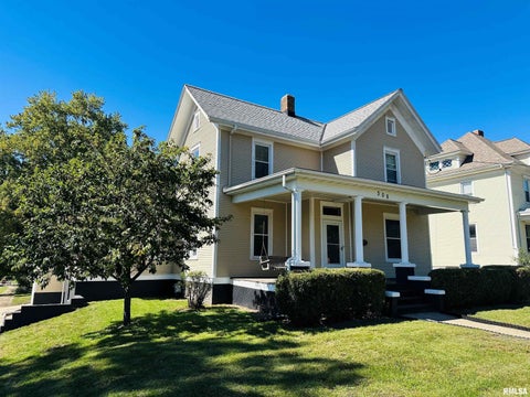Homes For Sale - 308 S Pine Street<br/> Tazewell County, Washington, IL 61571