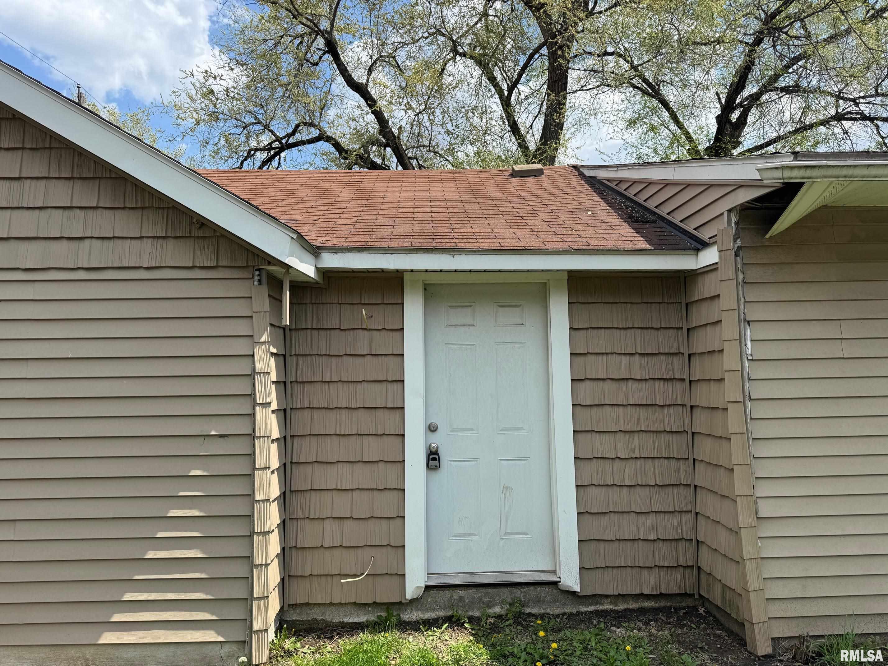 231 Cooper Street, Pekin, Illinois image 2