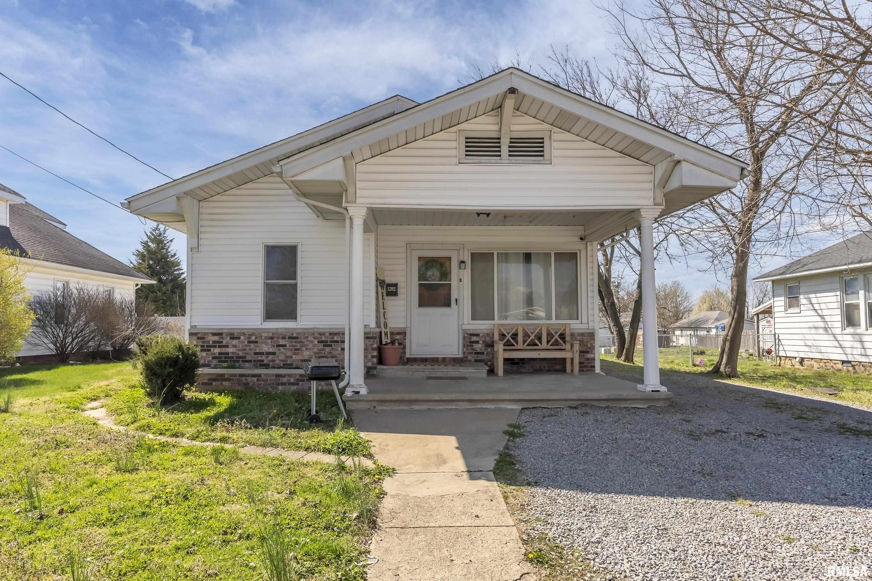 1202 Davis Avenue, Johnston City, Illinois image 3