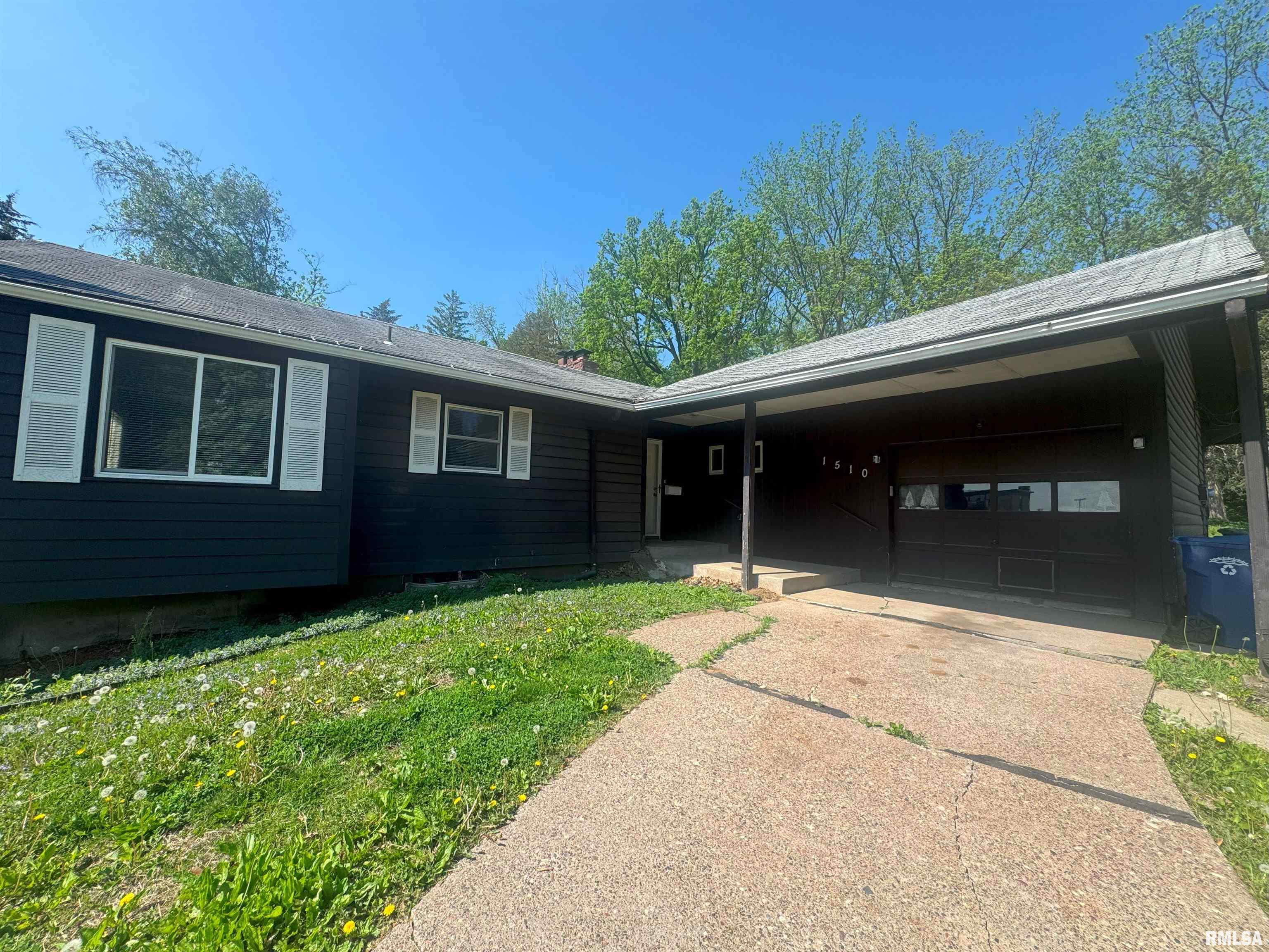 1510 Lazy Lane, Clinton, Iowa image 1