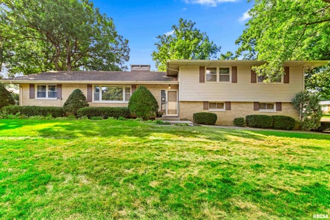 Homes For Sale - 303 Shady Knolls Drive<br/> Peoria County, East Peoria, IL 61611