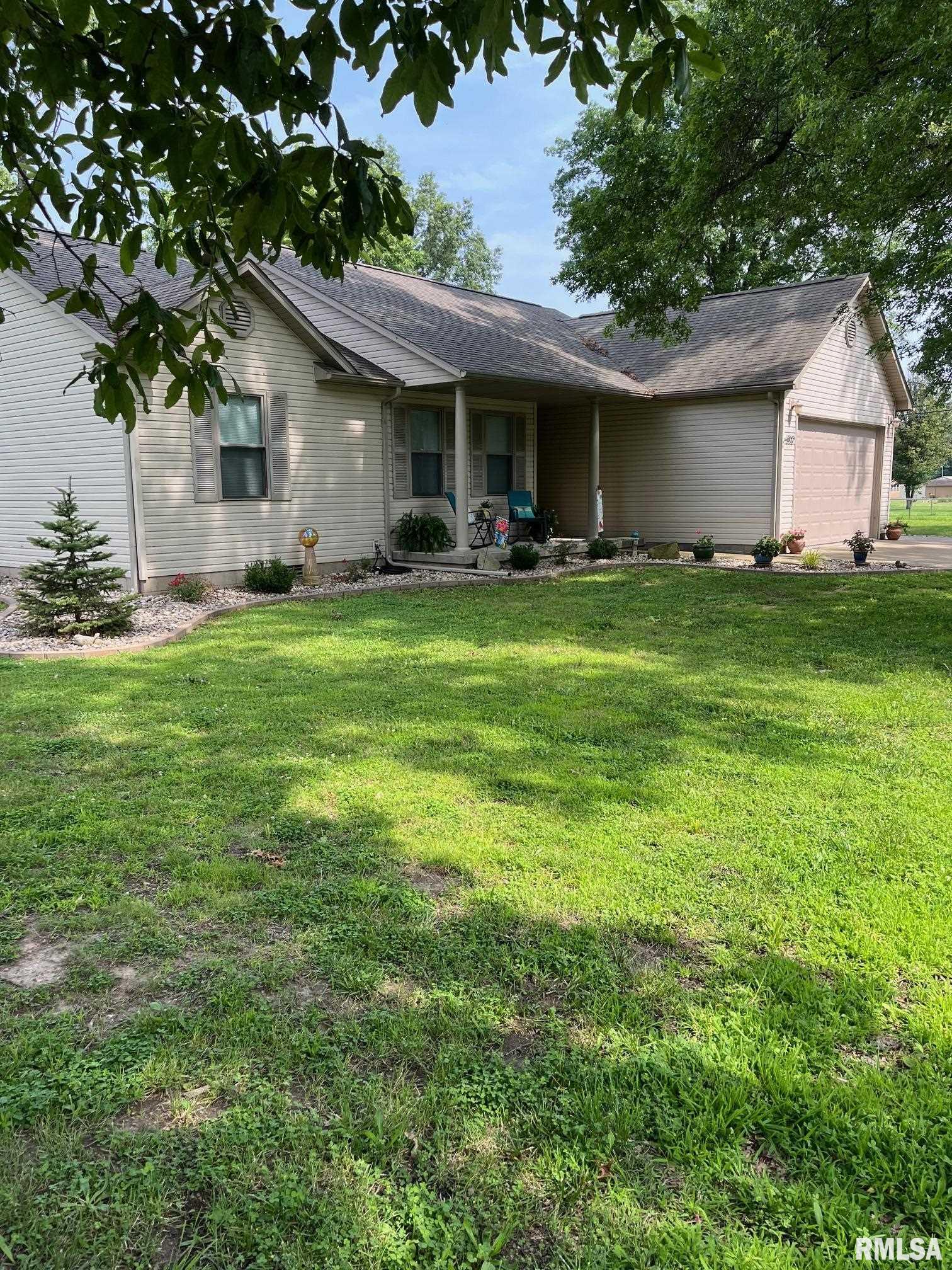 302 Elizabeth Street, Benton, Illinois image 1