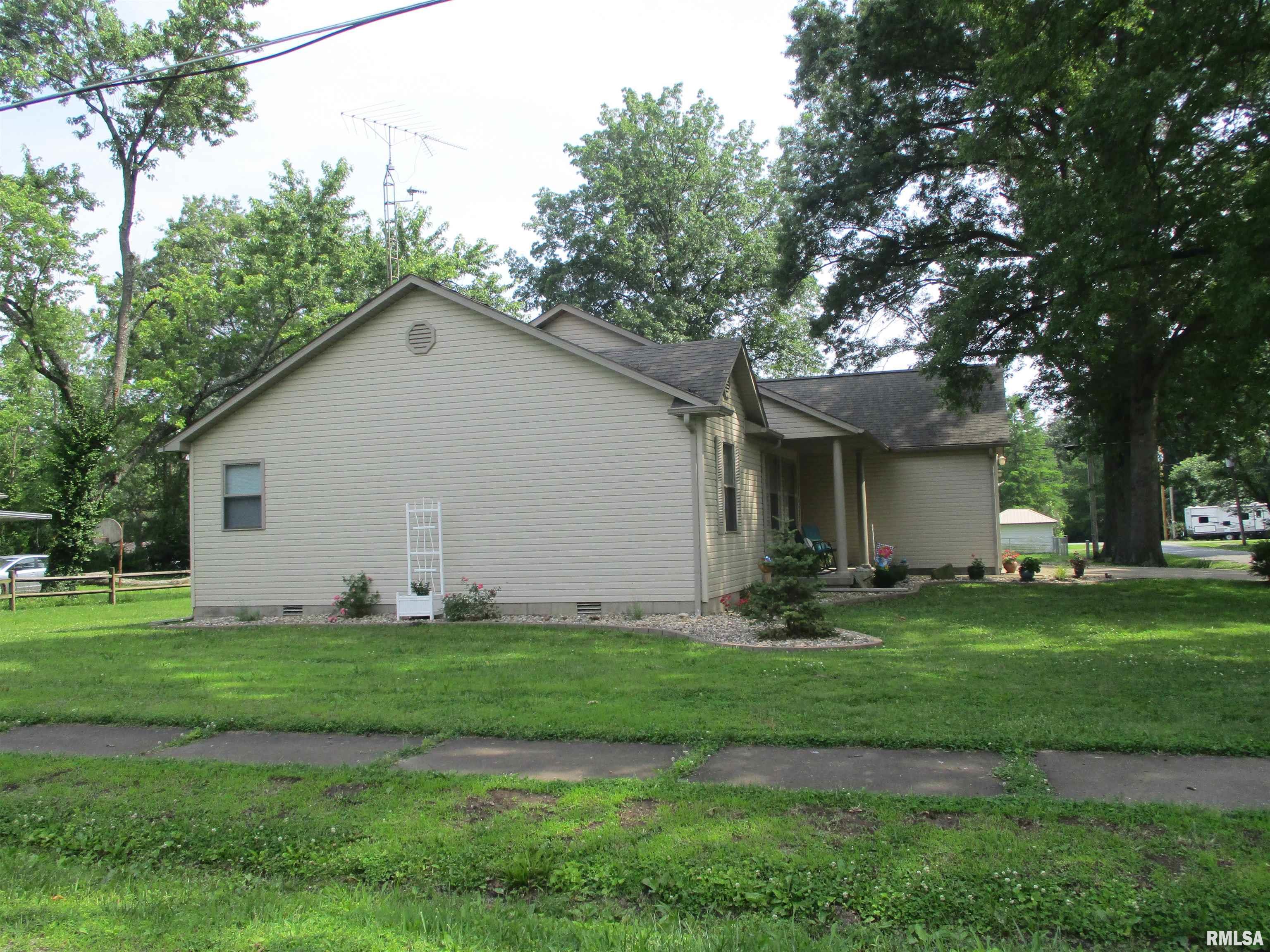 302 Elizabeth Street, Benton, Illinois image 6