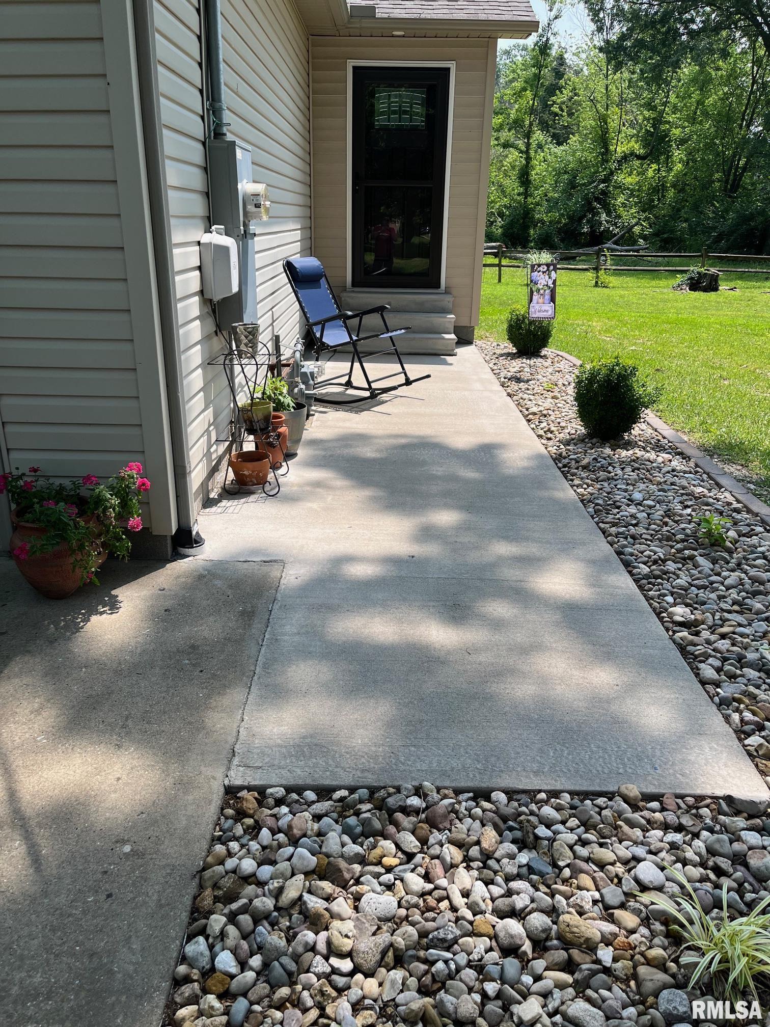 302 Elizabeth Street, Benton, Illinois image 11
