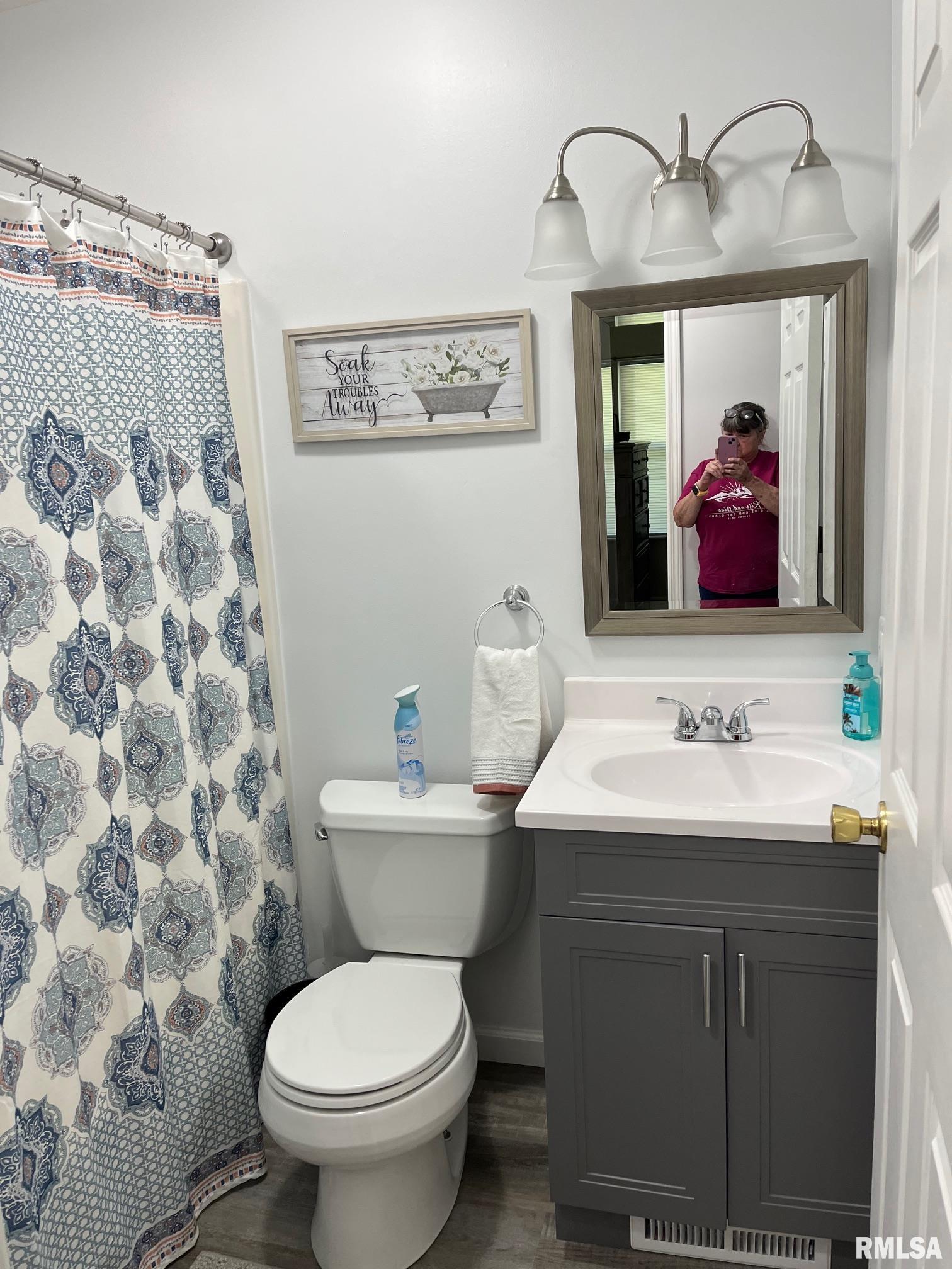 302 Elizabeth Street, Benton, Illinois image 24