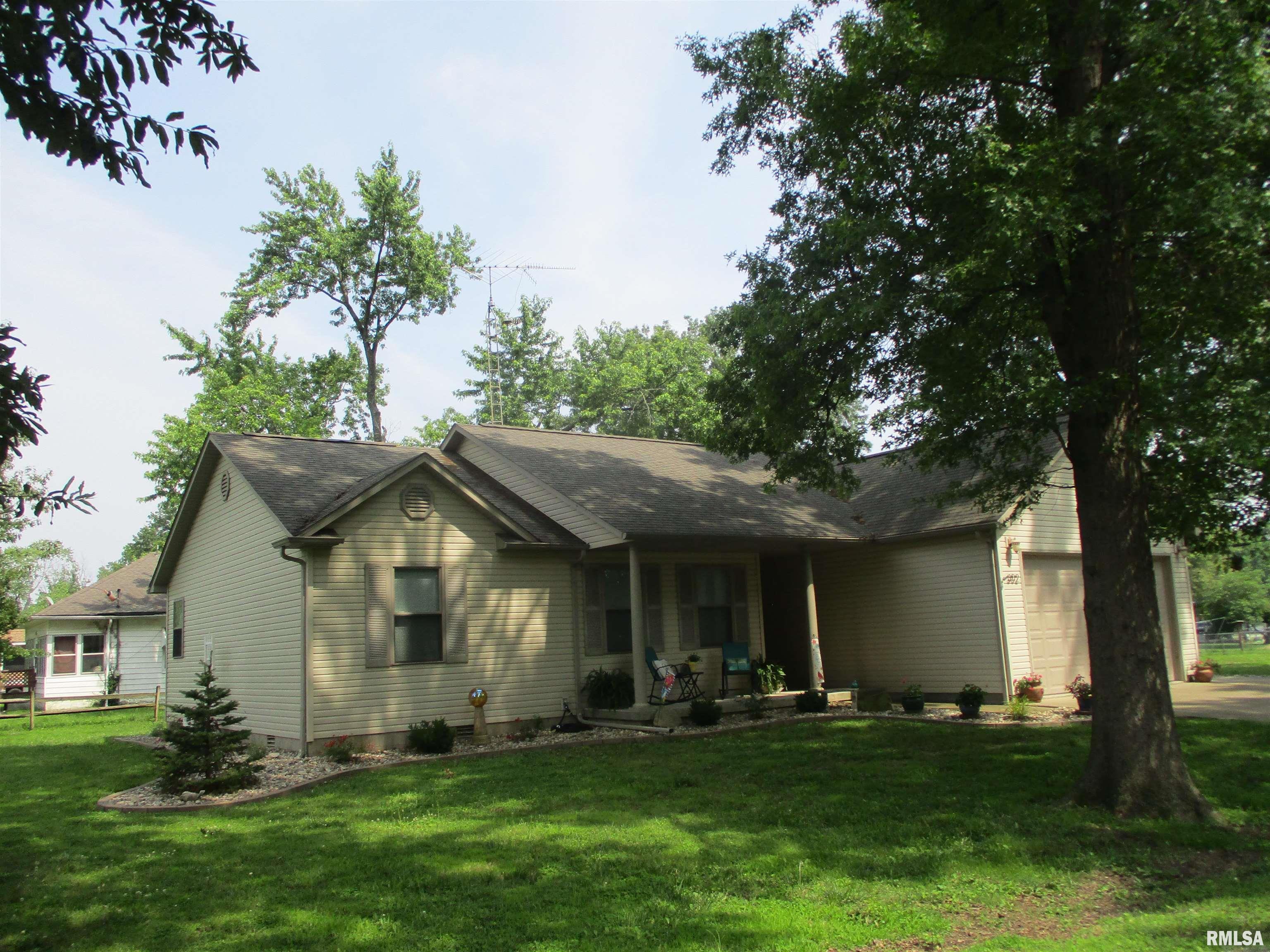 302 Elizabeth Street, Benton, Illinois image 4