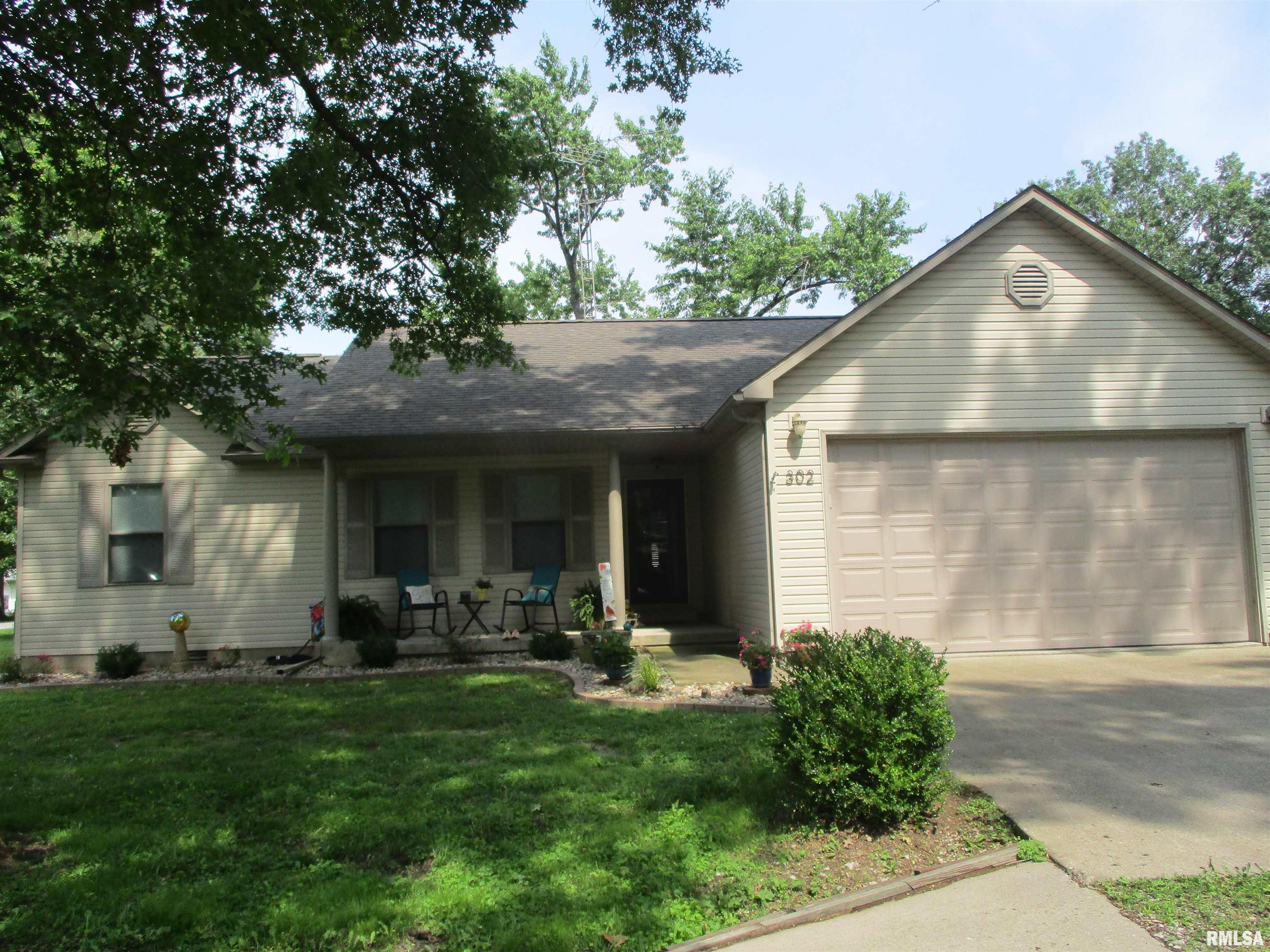 302 Elizabeth Street, Benton, Illinois image 3