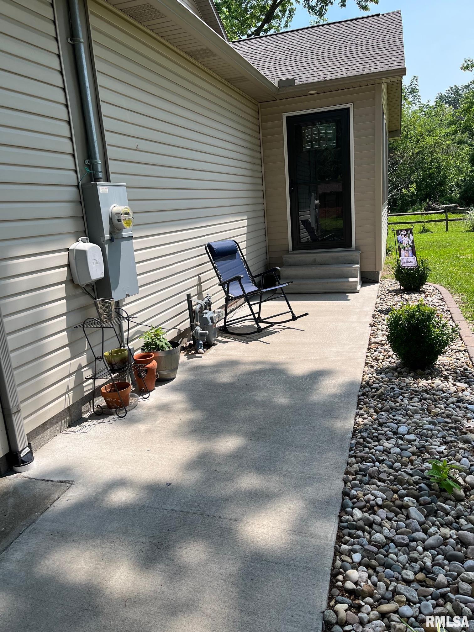 302 Elizabeth Street, Benton, Illinois image 9
