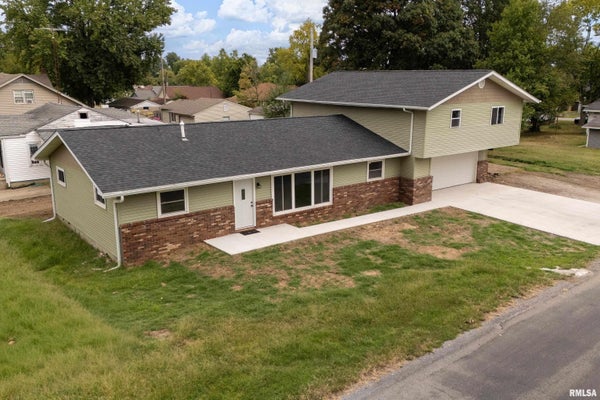 1016 N 13TH ST, HERRIN, IL 62948 - Image 932c79e726d4e1d41fc95c2b7af3f8ae/2969259805