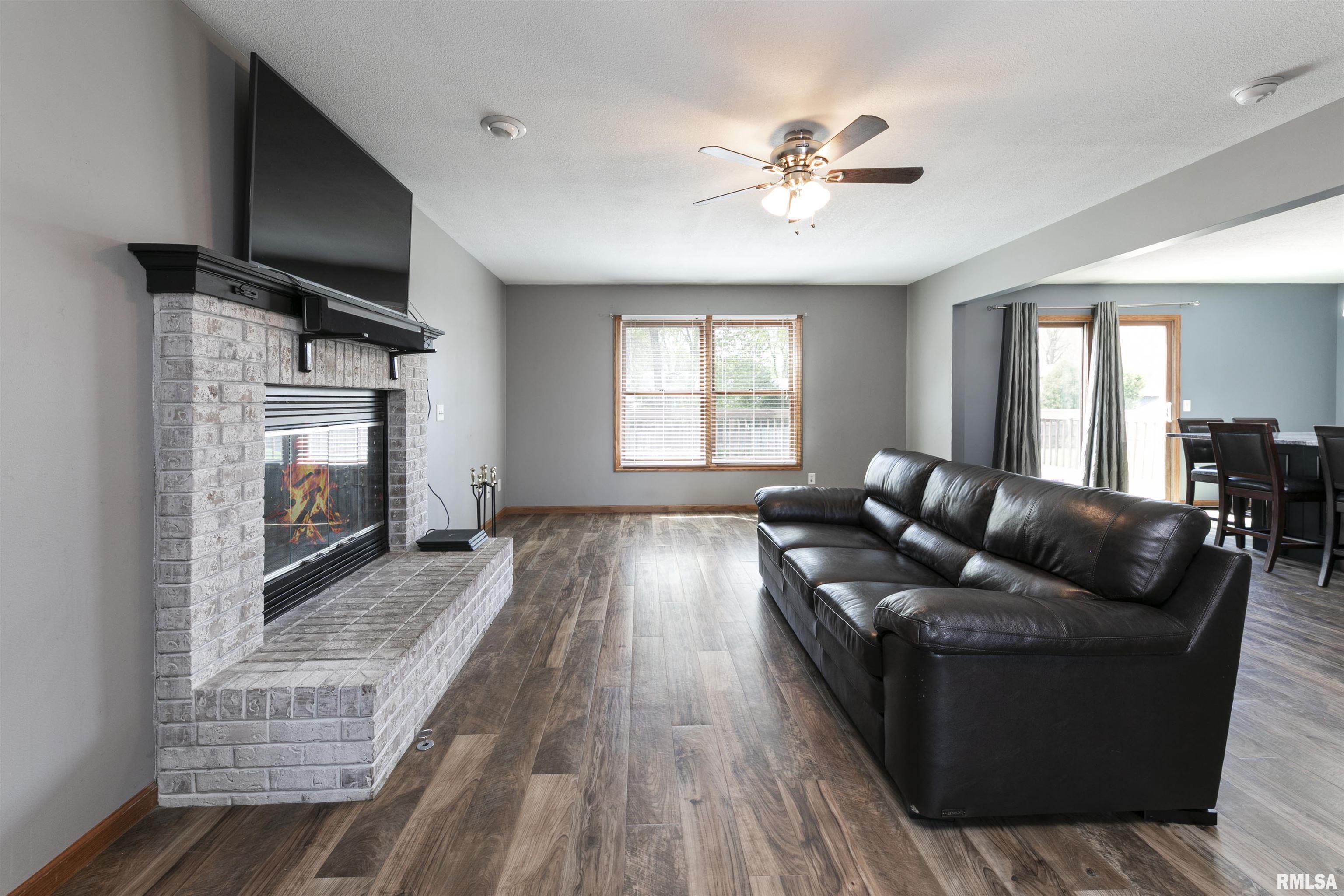 3212 Hunter Lane, Eldridge, Iowa image 12
