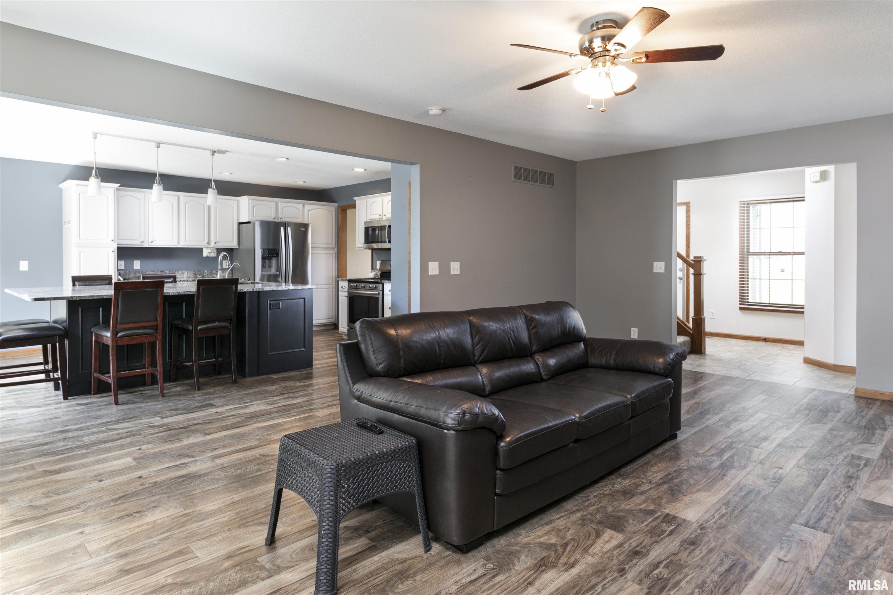 3212 Hunter Lane, Eldridge, Iowa image 13