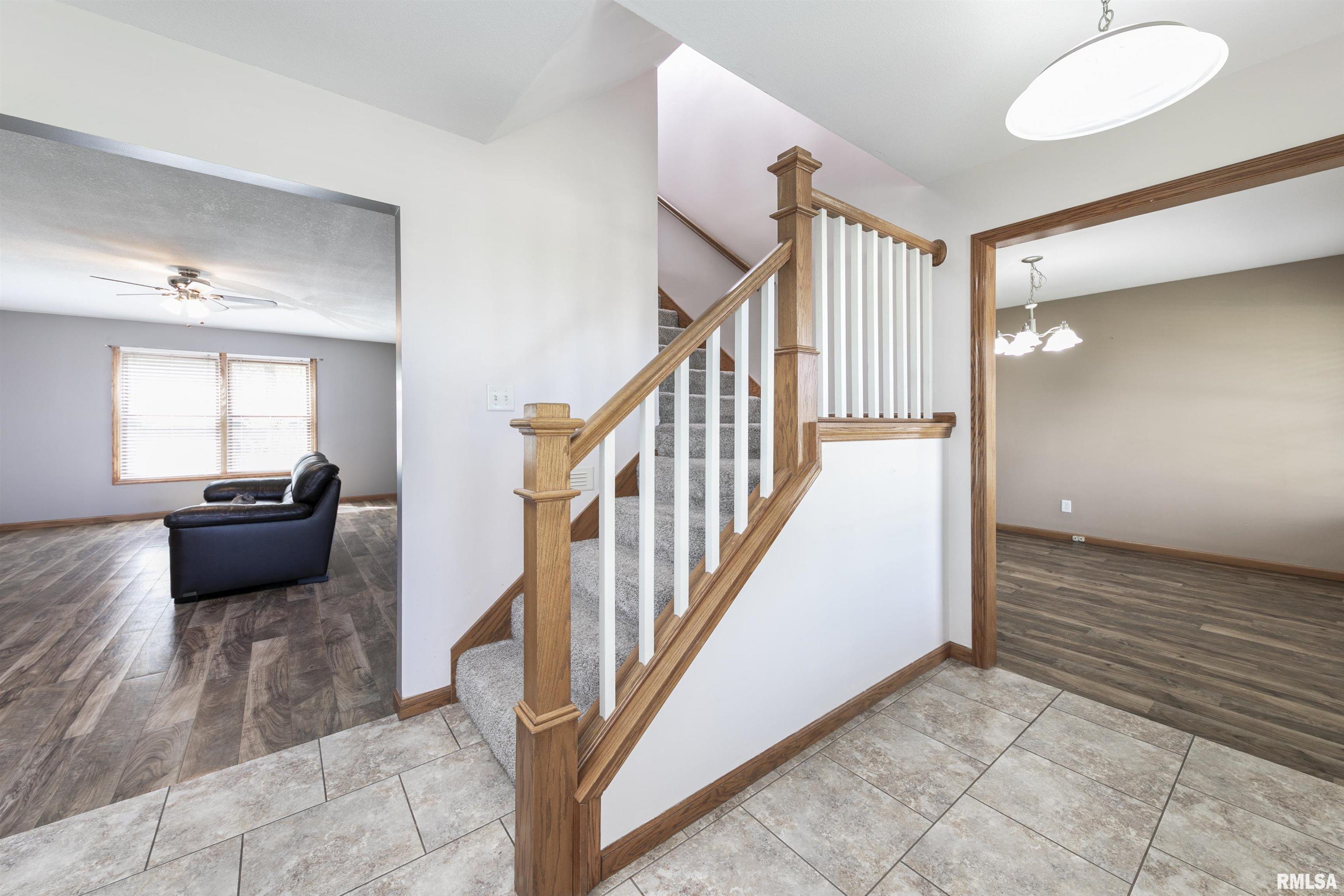 3212 Hunter Lane, Eldridge, Iowa image 16