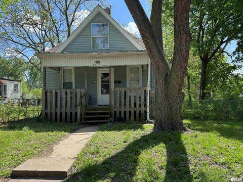 Photo of 2514 NE MONROE Street, Peoria, IL 61603 (MLS # PA1265902)