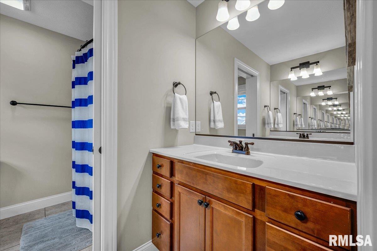 1210 Norma Drive, Bloomington, Illinois image 32