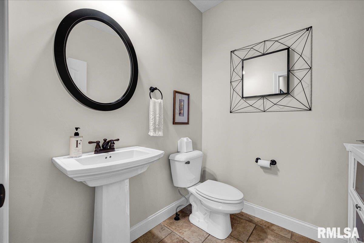 1210 Norma Drive, Bloomington, Illinois image 24