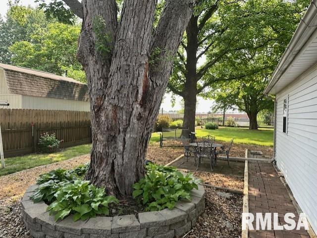 918 S Diamond Street, Jacksonville, Illinois image 31