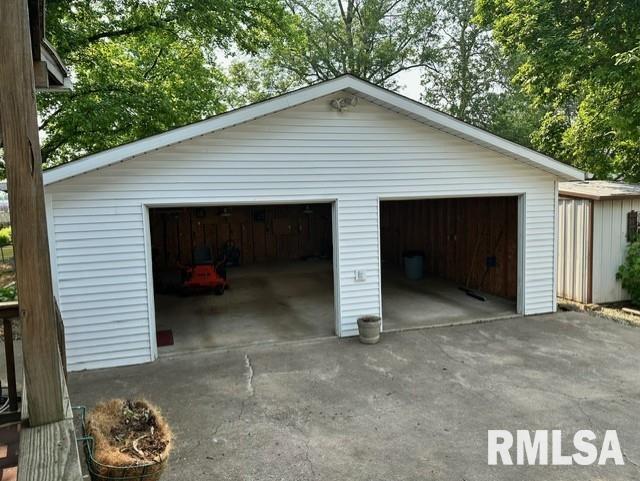 918 S Diamond Street, Jacksonville, Illinois image 38