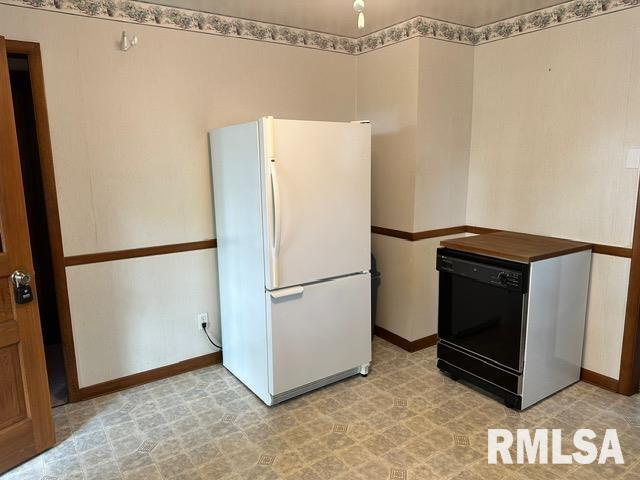 918 S Diamond Street, Jacksonville, Illinois image 17